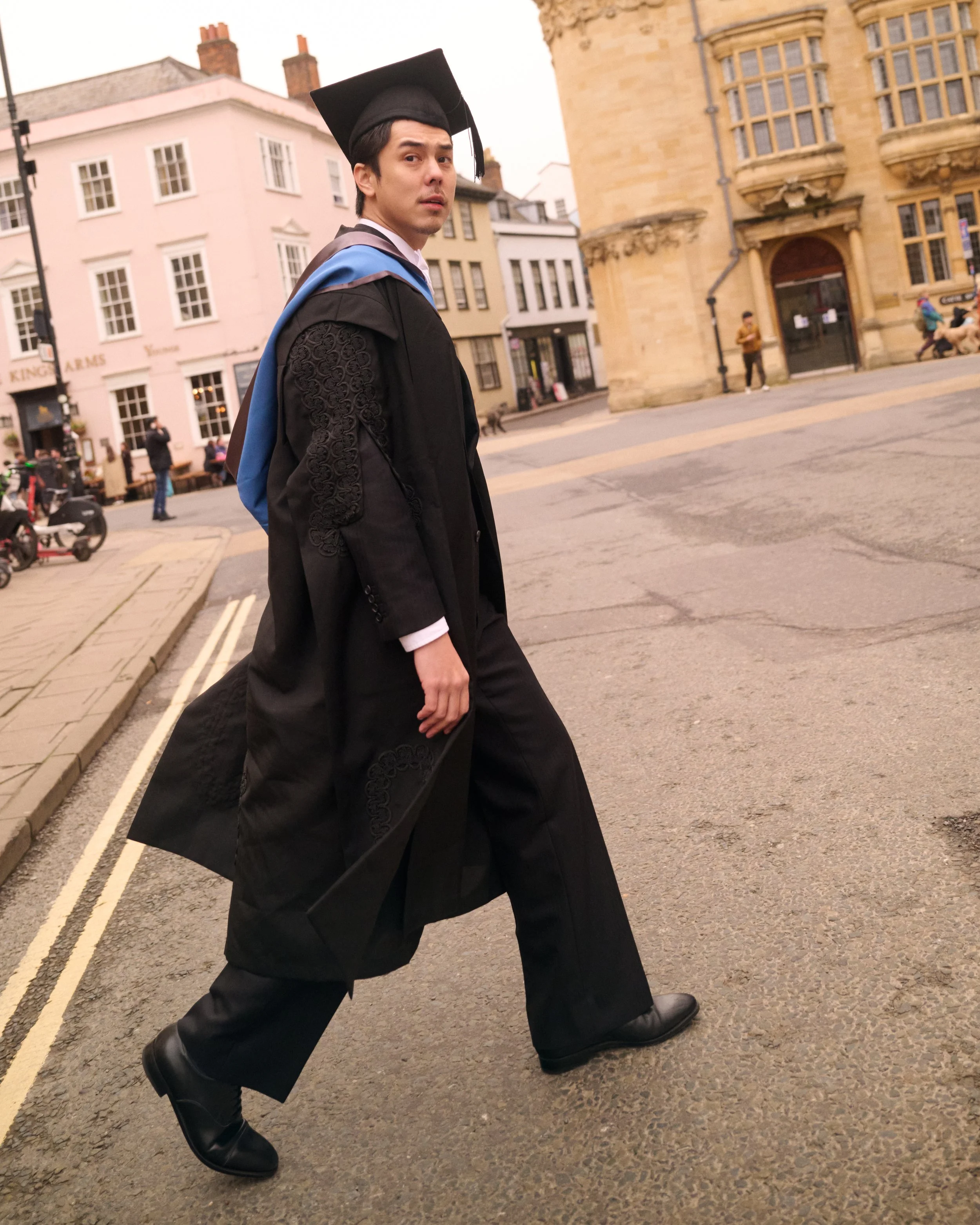 พีช พชร รับปริญญา Oxford ช่างภาพ ลอนดอน อังกฤษ Thai Photography in London