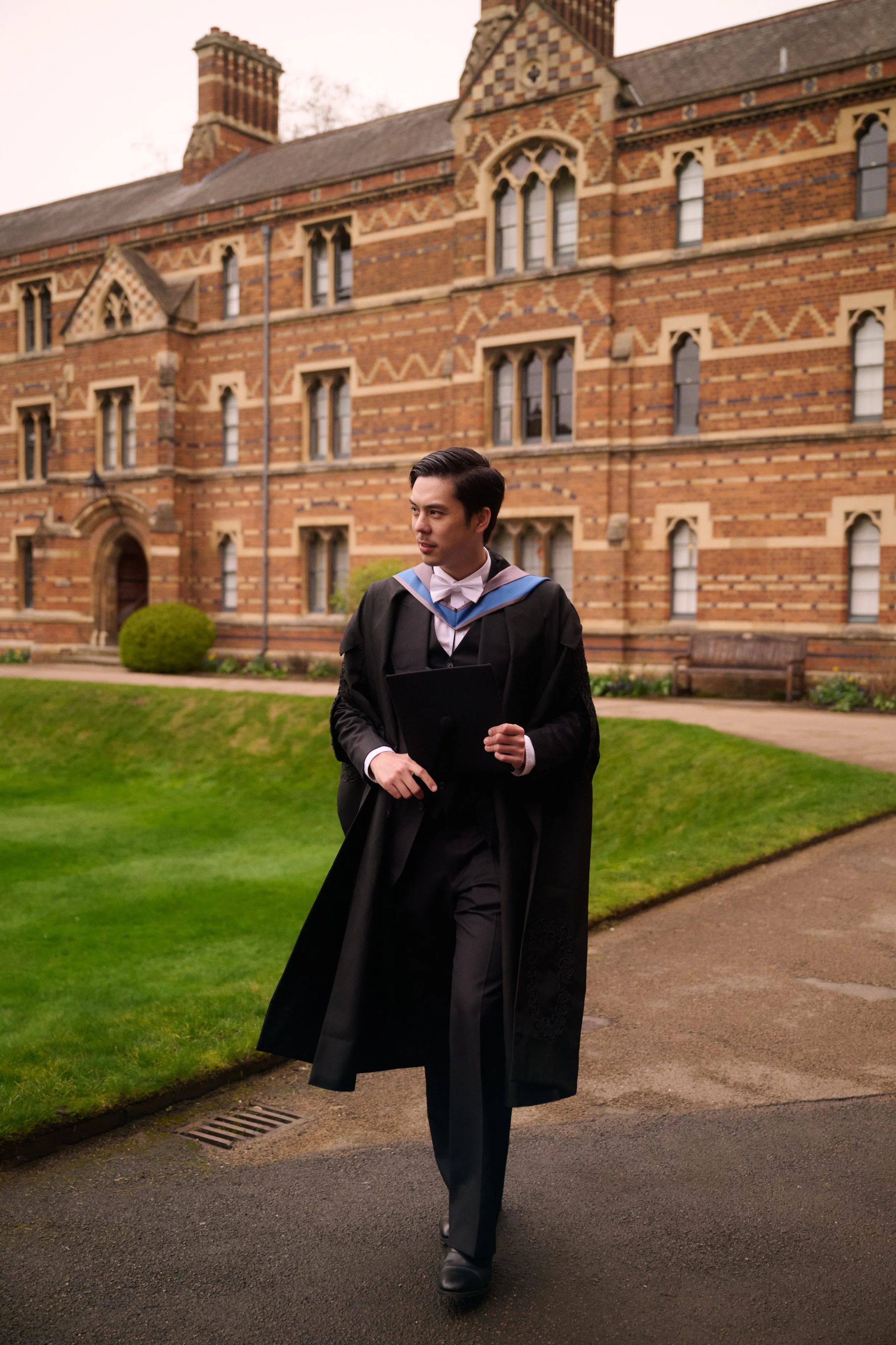 พีช พชร รับปริญญา Oxford ช่างภาพ ลอนดอน อังกฤษ Thai Photography in London