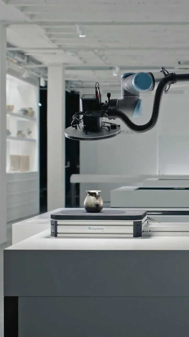 Vase being scanned at Badisches Landesmuseum, Karlsruhe