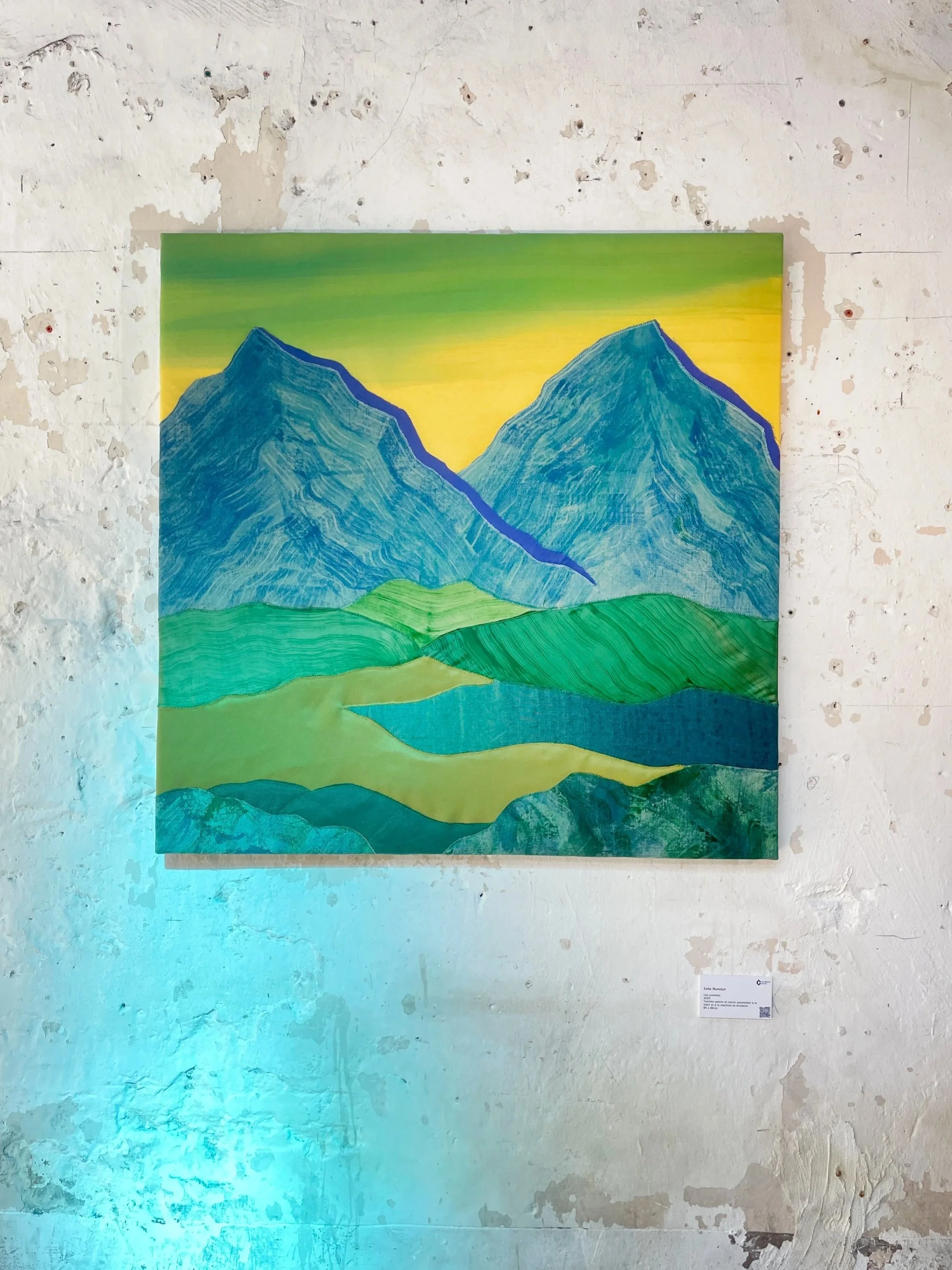 Les jumelles,  80 x 80 cm , assemblage à la main et à la machine de textiles peints et teints et broderie (coton, soie et lin), série 'Nous irons jusqu'au soleil', collection privée