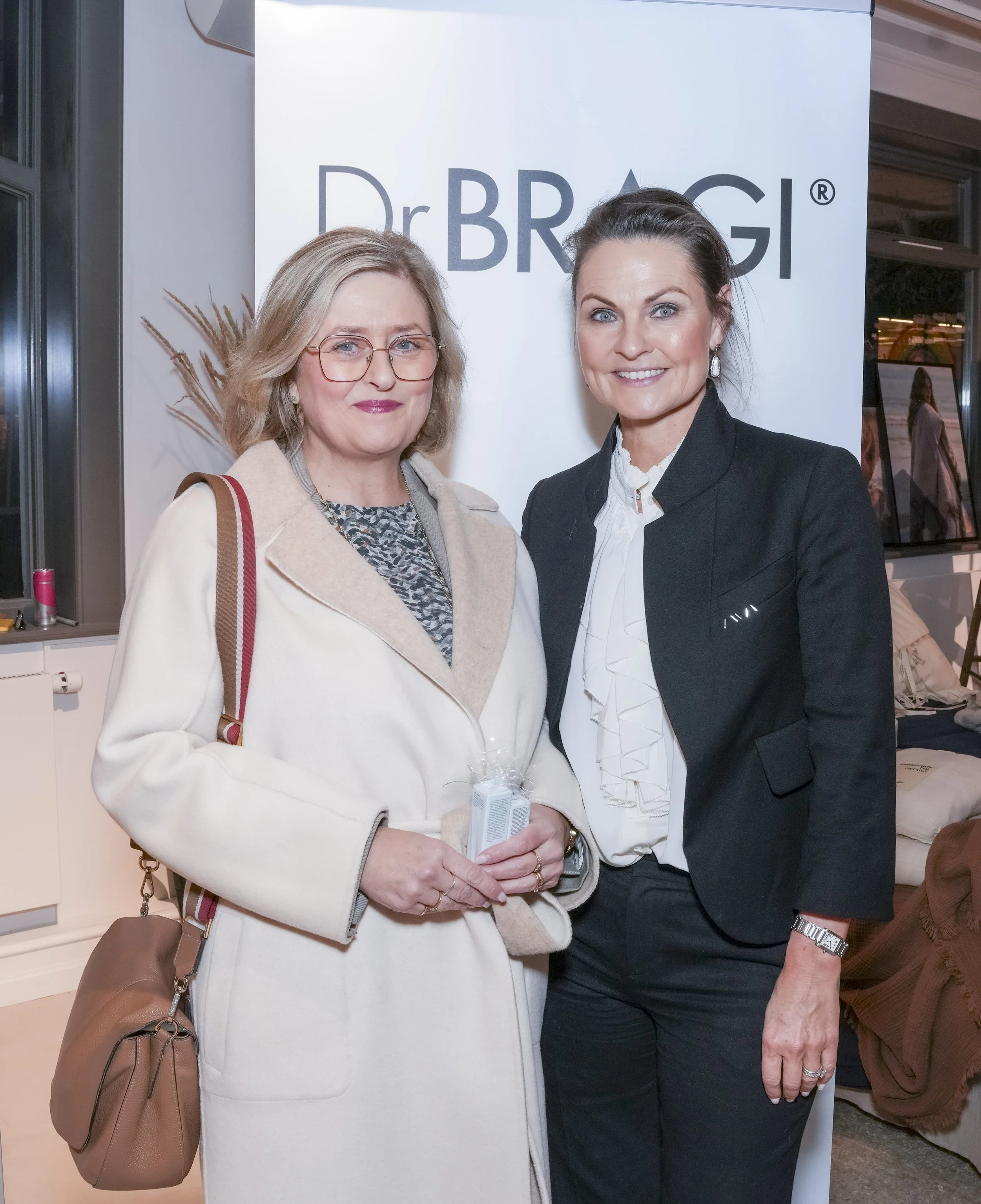 Helga Jónsdottir + Ásta S. Einarsdóttir.jpg