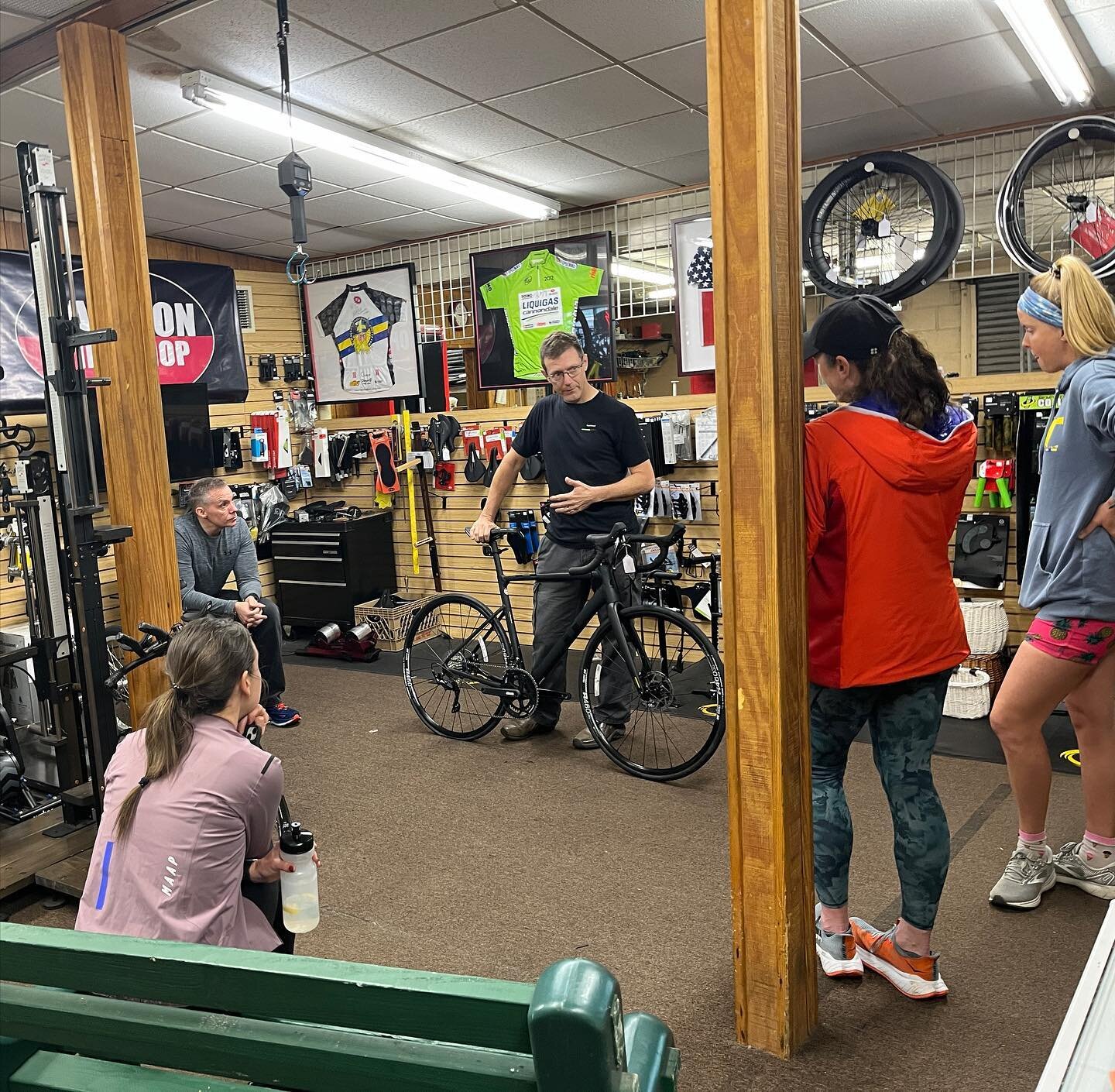 Some tires popped and lessons were learned. 

Everyone left with confidence that they had the tools to fix their flat in an emergency. 

Stay tuned for future clinics like this. 

#bikemechanic #localbikeshop #babylon #triathlon #cycling #commutebybi