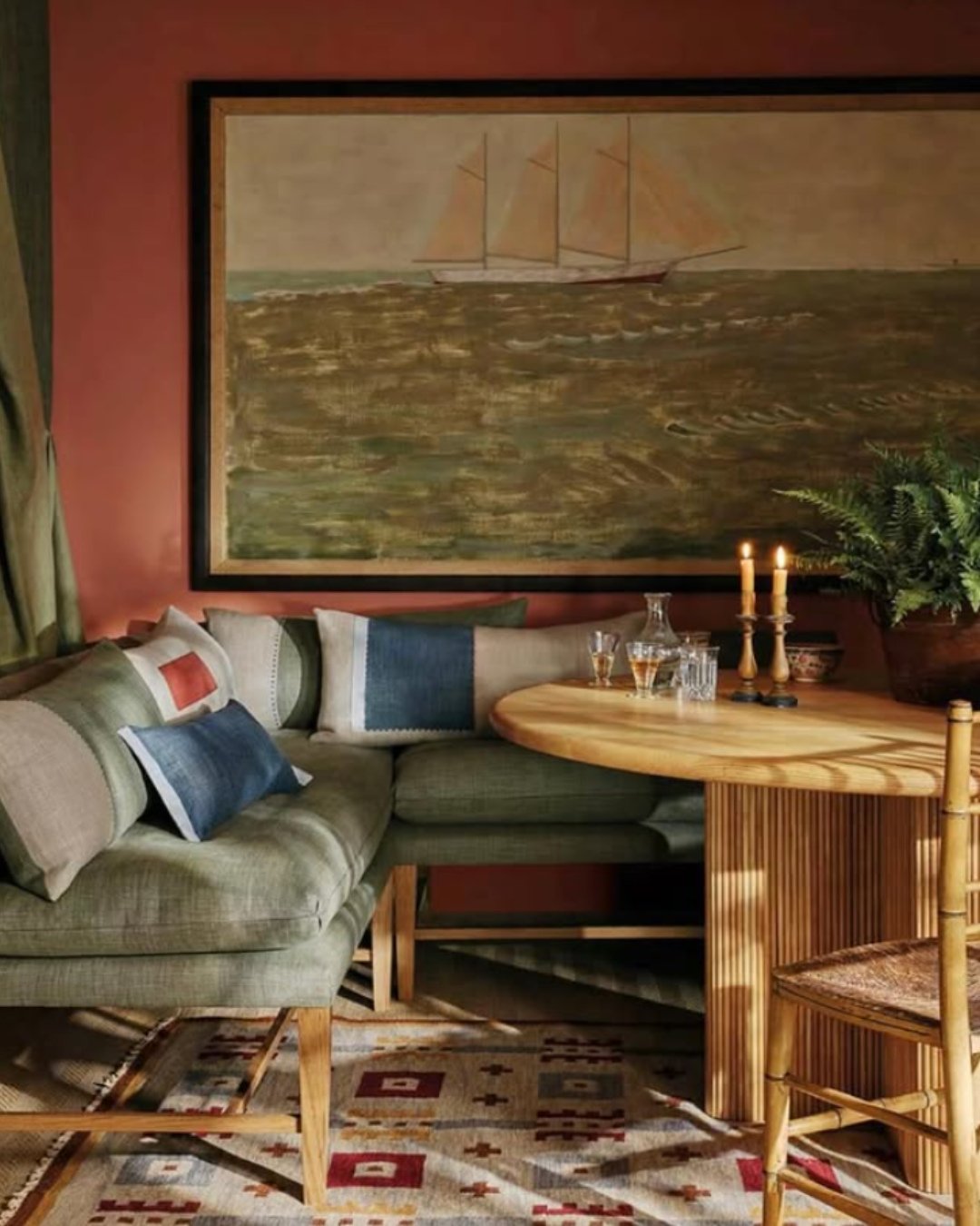 What a perfect way to never feel far from the sea 🐚 We can't get enough of the colours used in this beautiful interior by @colefaxandfowler ⁠
⁠
#interiordesign #homedecor #vintageart #coastalart #largeartworks #houseandgarden#midecenturymodern #inte