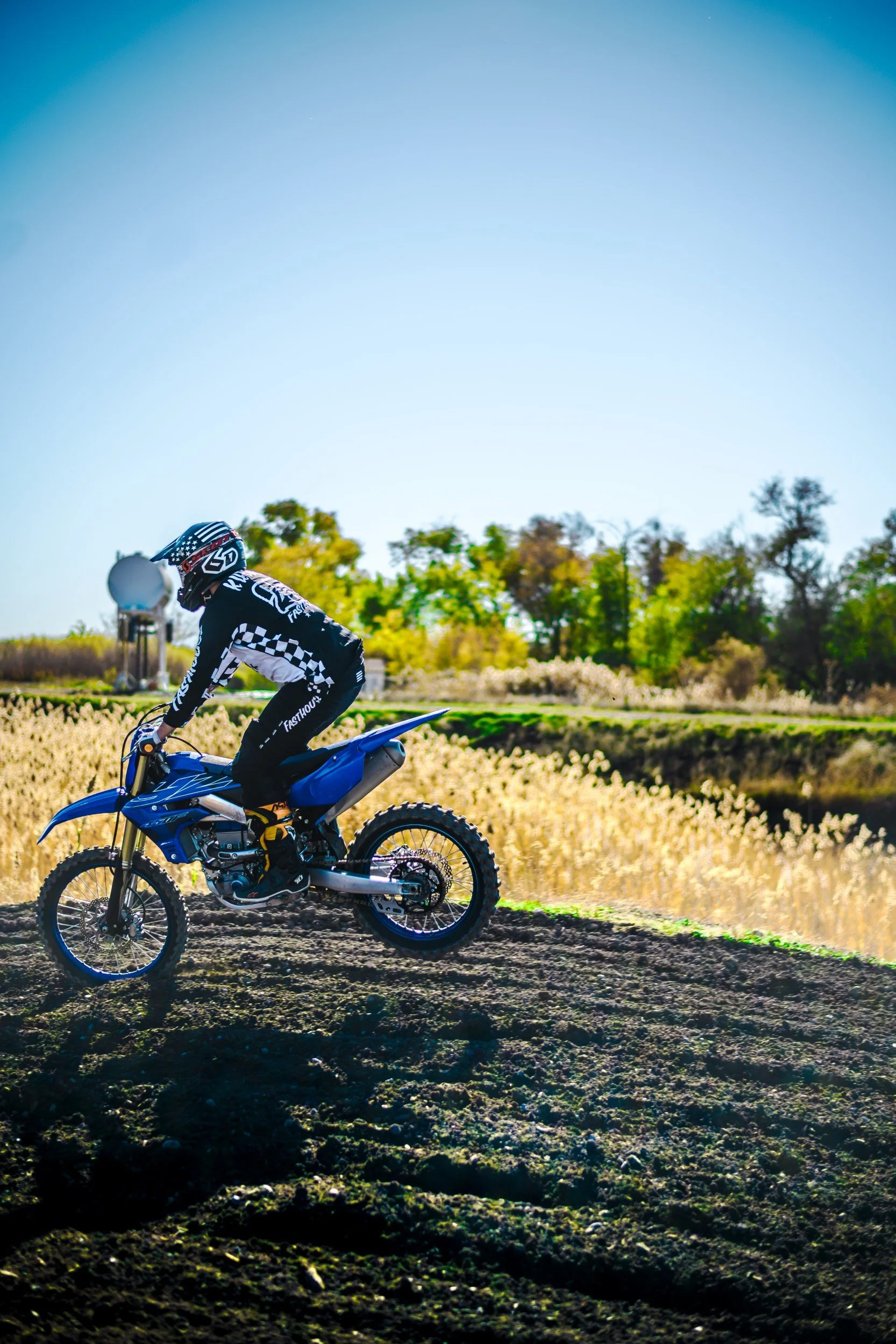 JUM_0701-1 (Custom).jpg