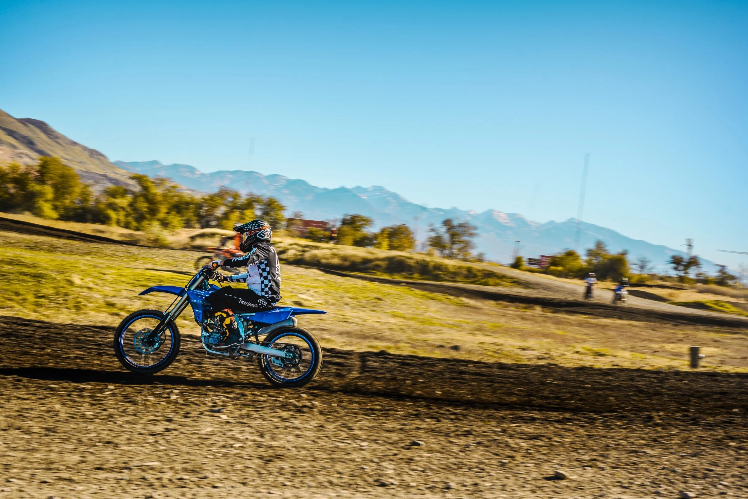 JUM_0947-1 (Custom).jpg