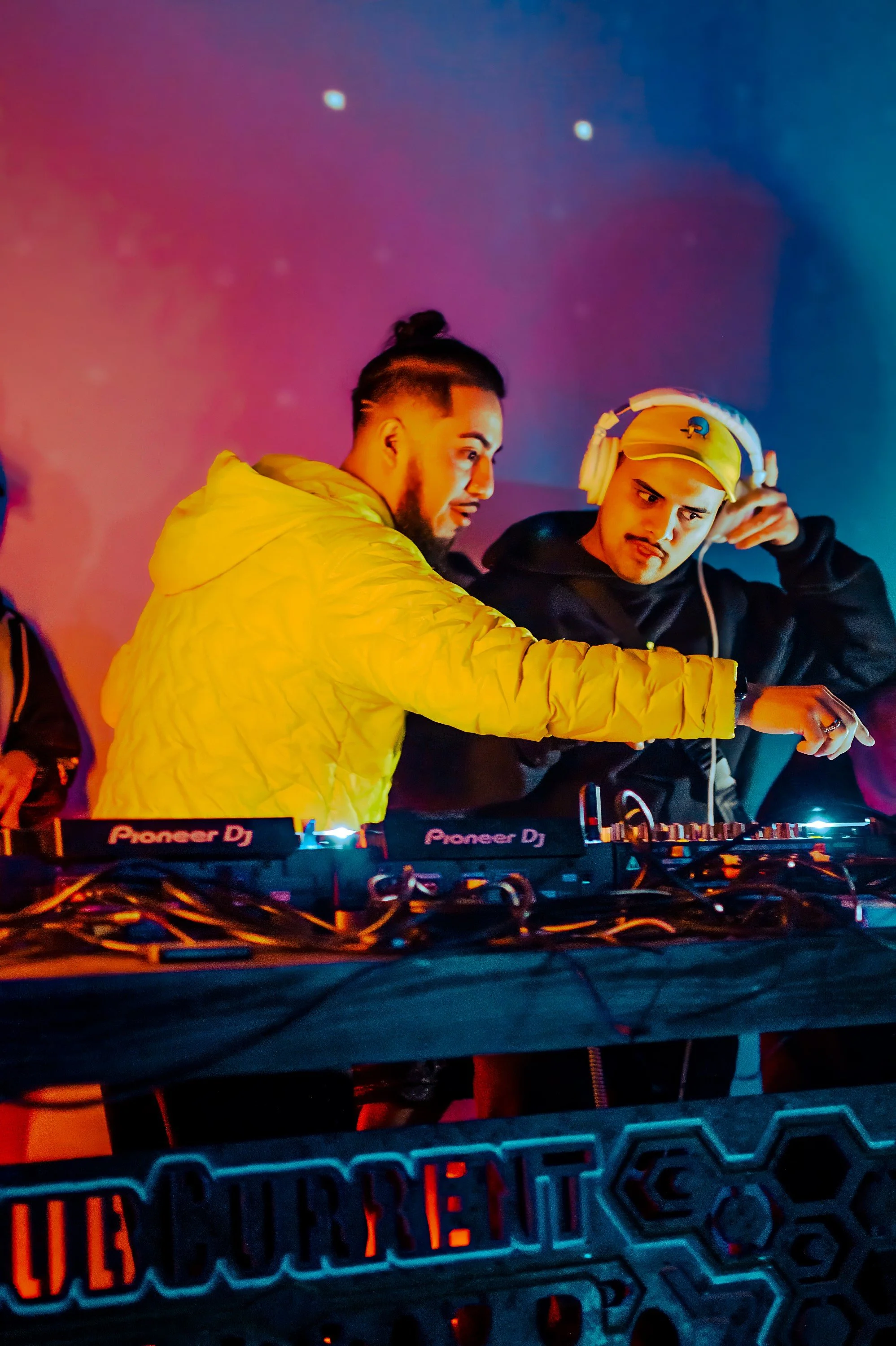 JUM_5208 (Custom).jpg