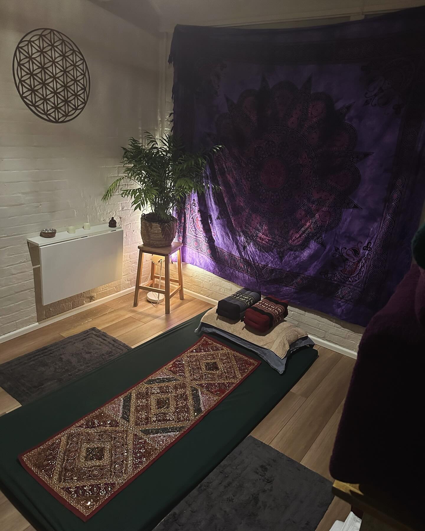Every person is different, every one of my therapies is different&hellip;.. available Fridays and Sat at The Rye Health Store and by personal appointment only. Feel relaxed. Feel renewed. FeelHUMAN 🙏🏽☀️😊
