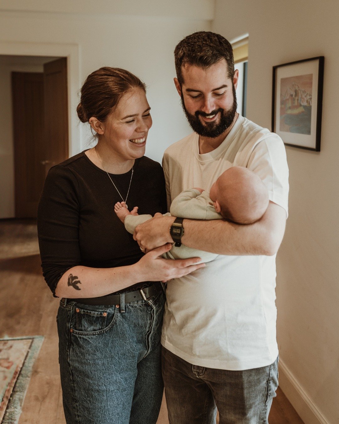 The warm and cosy details of those initial weeks as a family are truly unforgettable❤ 

It's a time of gradual discovery, as you bond with your newborn and see each other through different eyes. Partners, and now also parents. 

From marveling at the