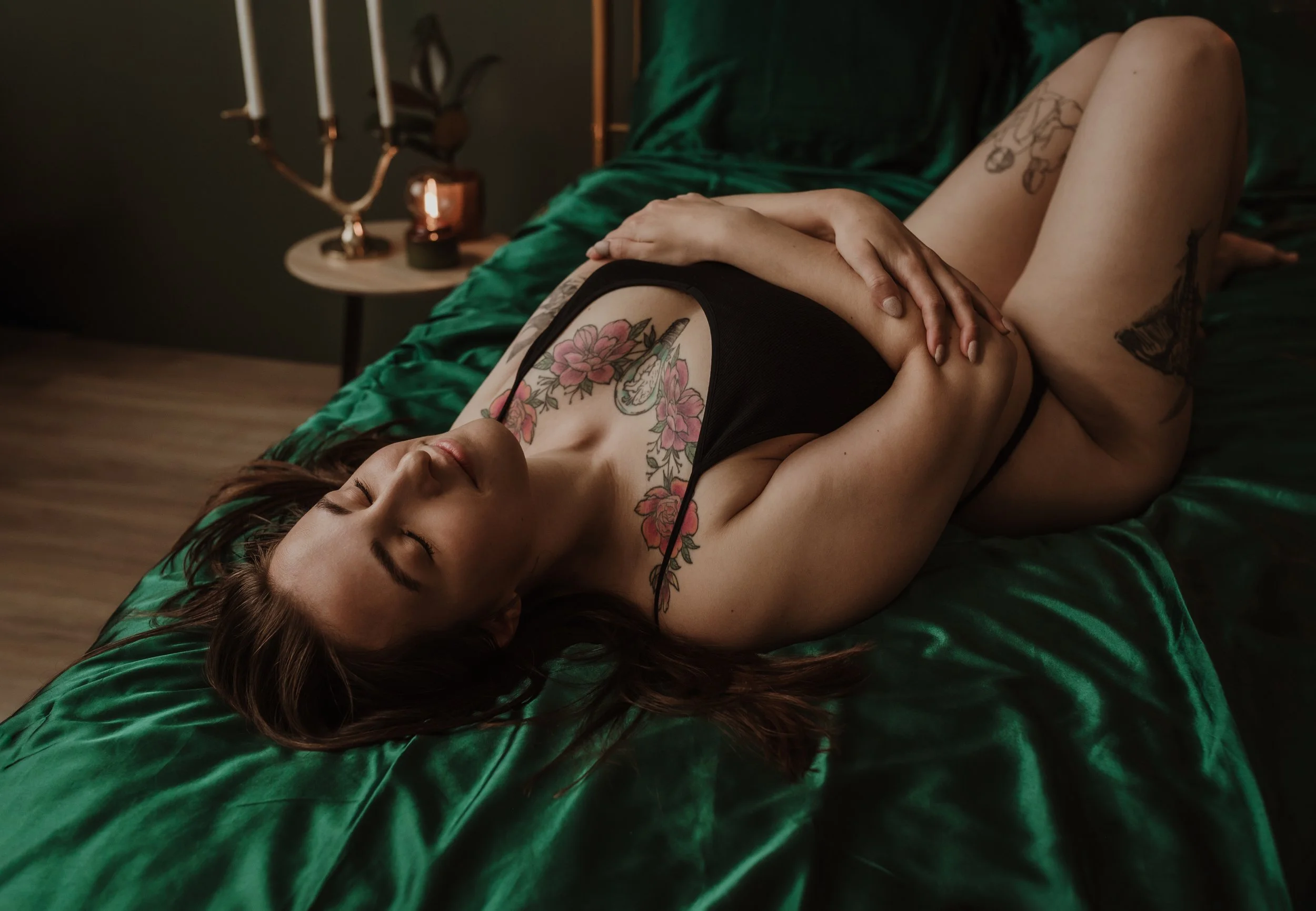 Woman in an empowering pose during a boudoir photography session at Marieke Captures studio in Glasgow, Scotland — preparing mentally and emotionally for a transformative experience