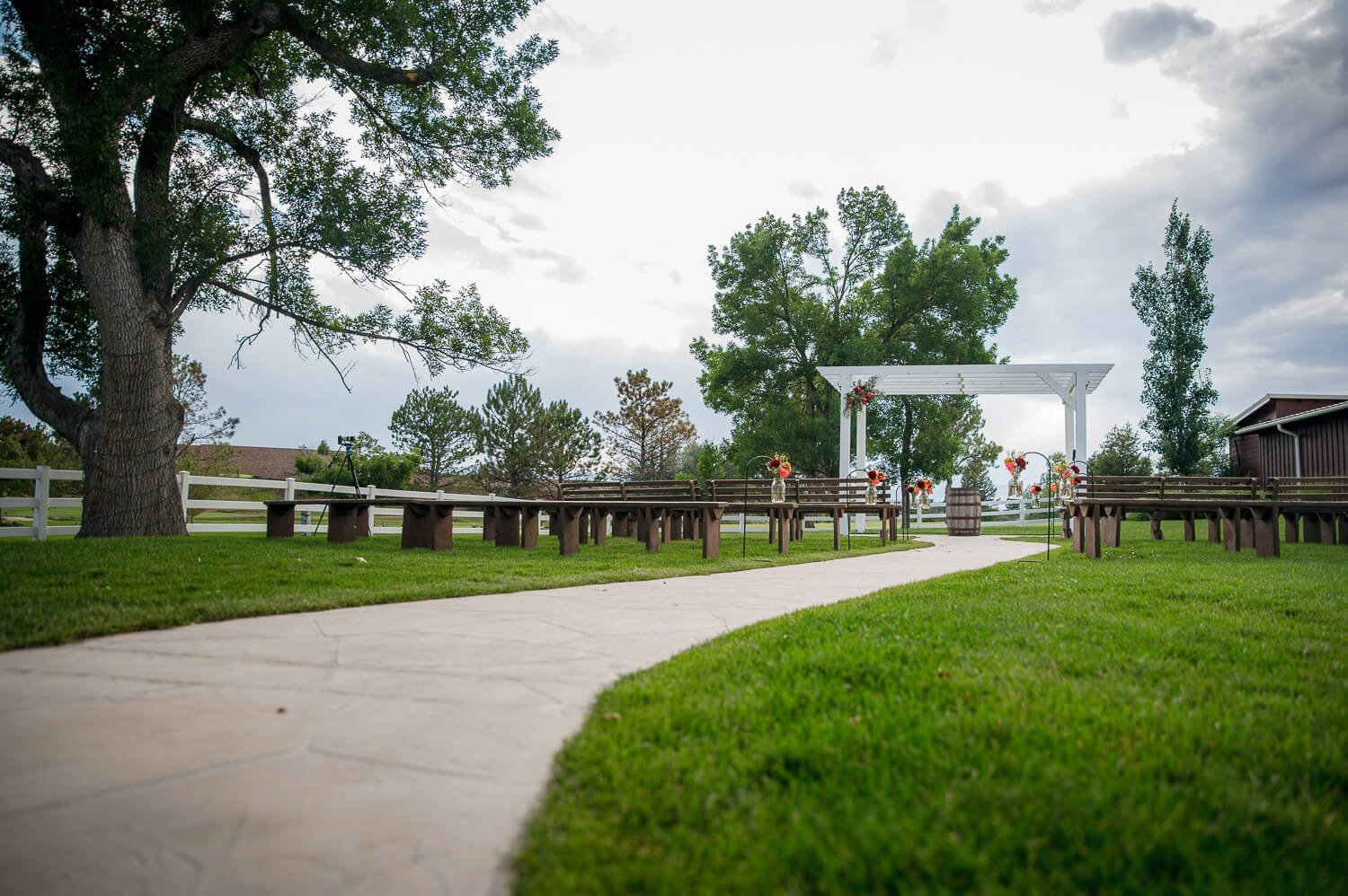 the-barn-at-raccoon-creek-wedding-photos.jpg