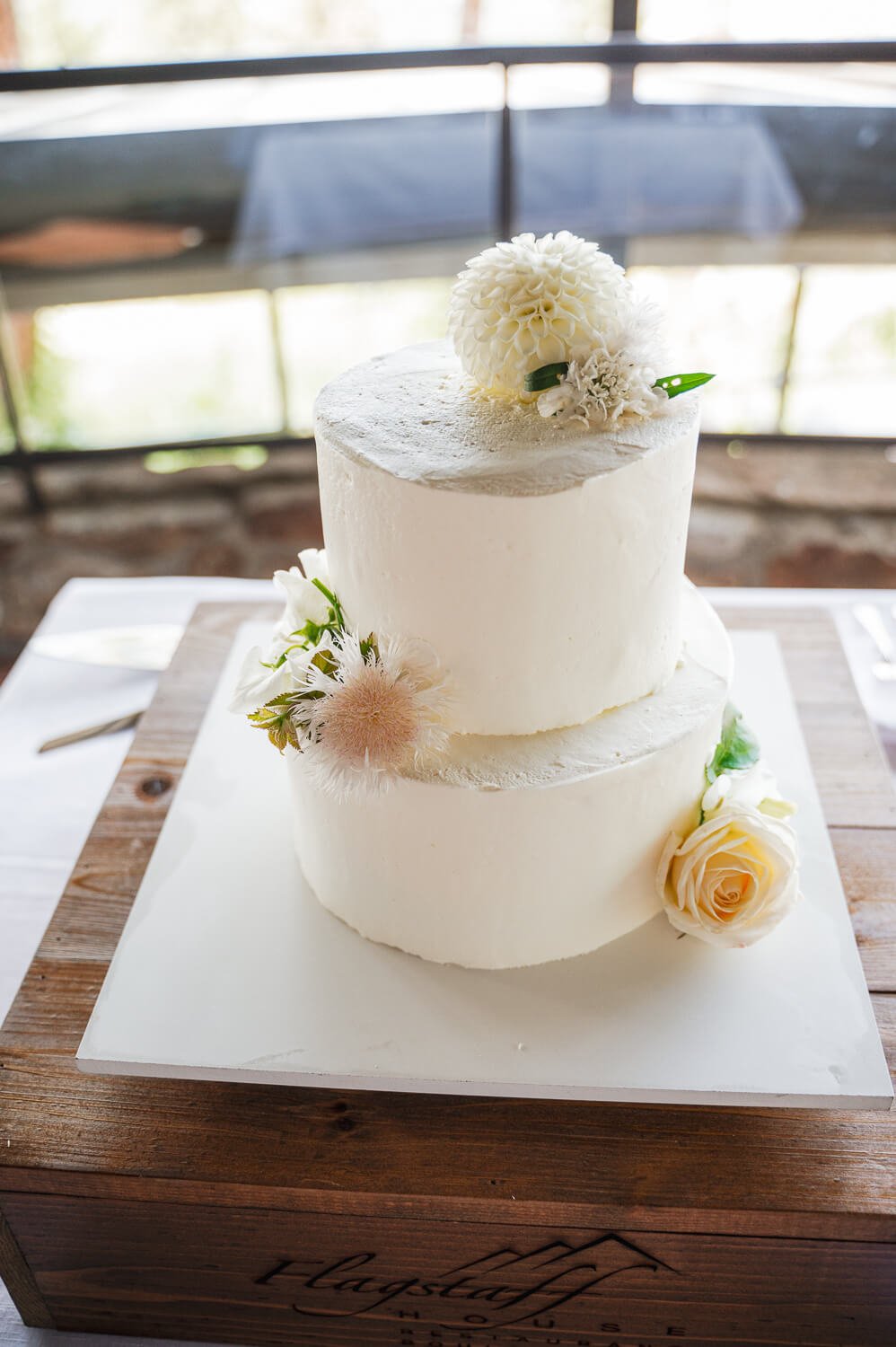 boulder-wedding-photography-wedding-cake.jpg