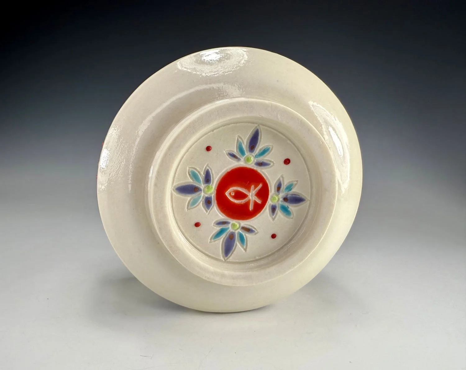 Bottom design on Carved porcelain everything bowl