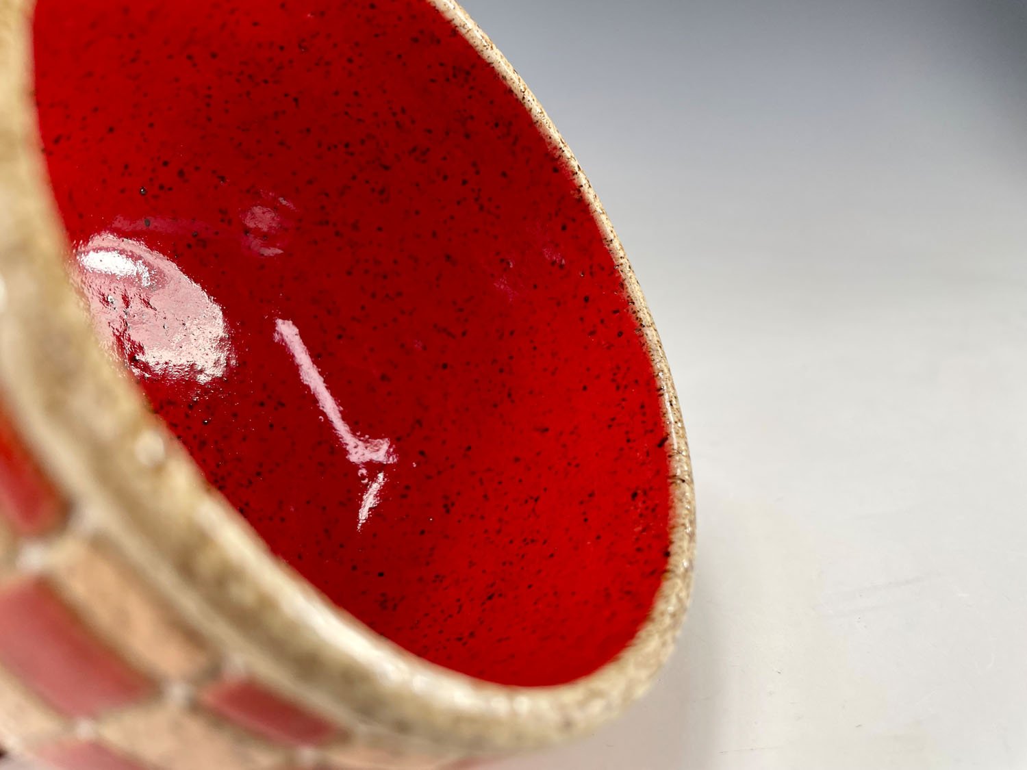 Red lining of Peach red checkerboard stoneware tea bowl