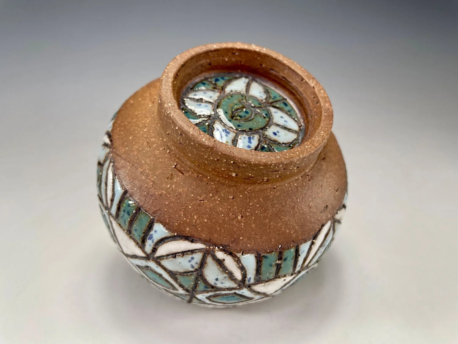 Bottom design of Carved stoneware cup bowl