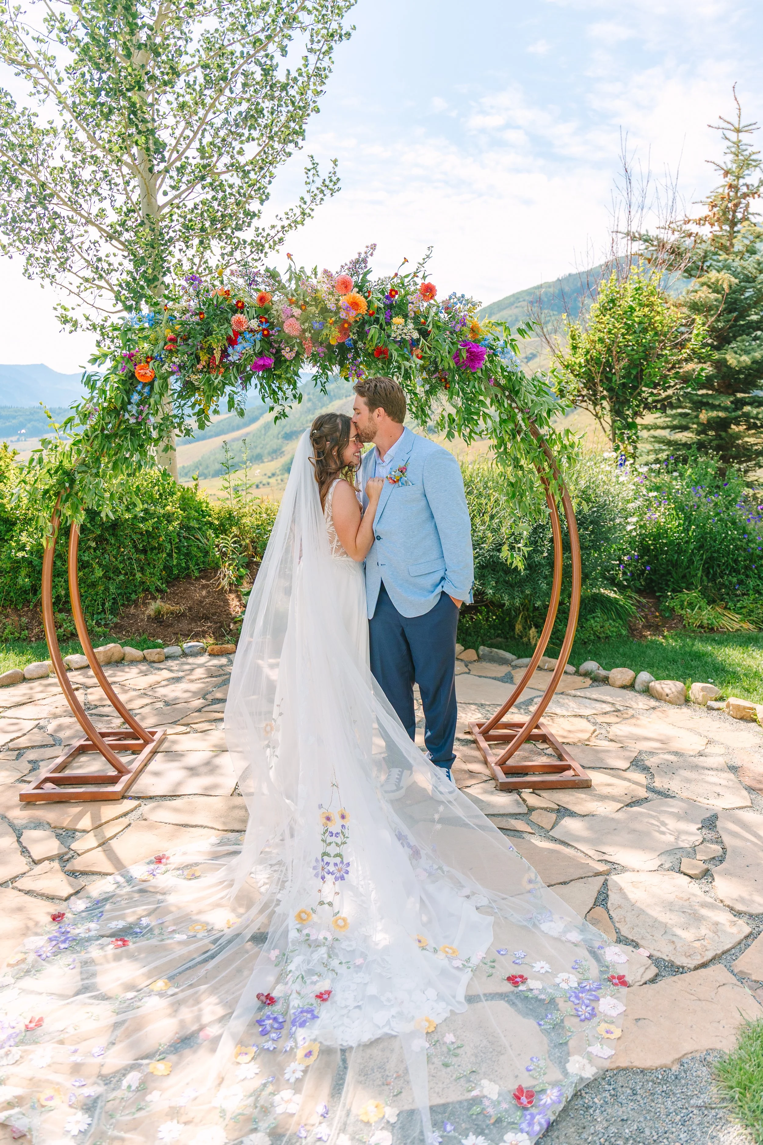 Mackenzie+SamWedding-MountainGarden-357.jpg