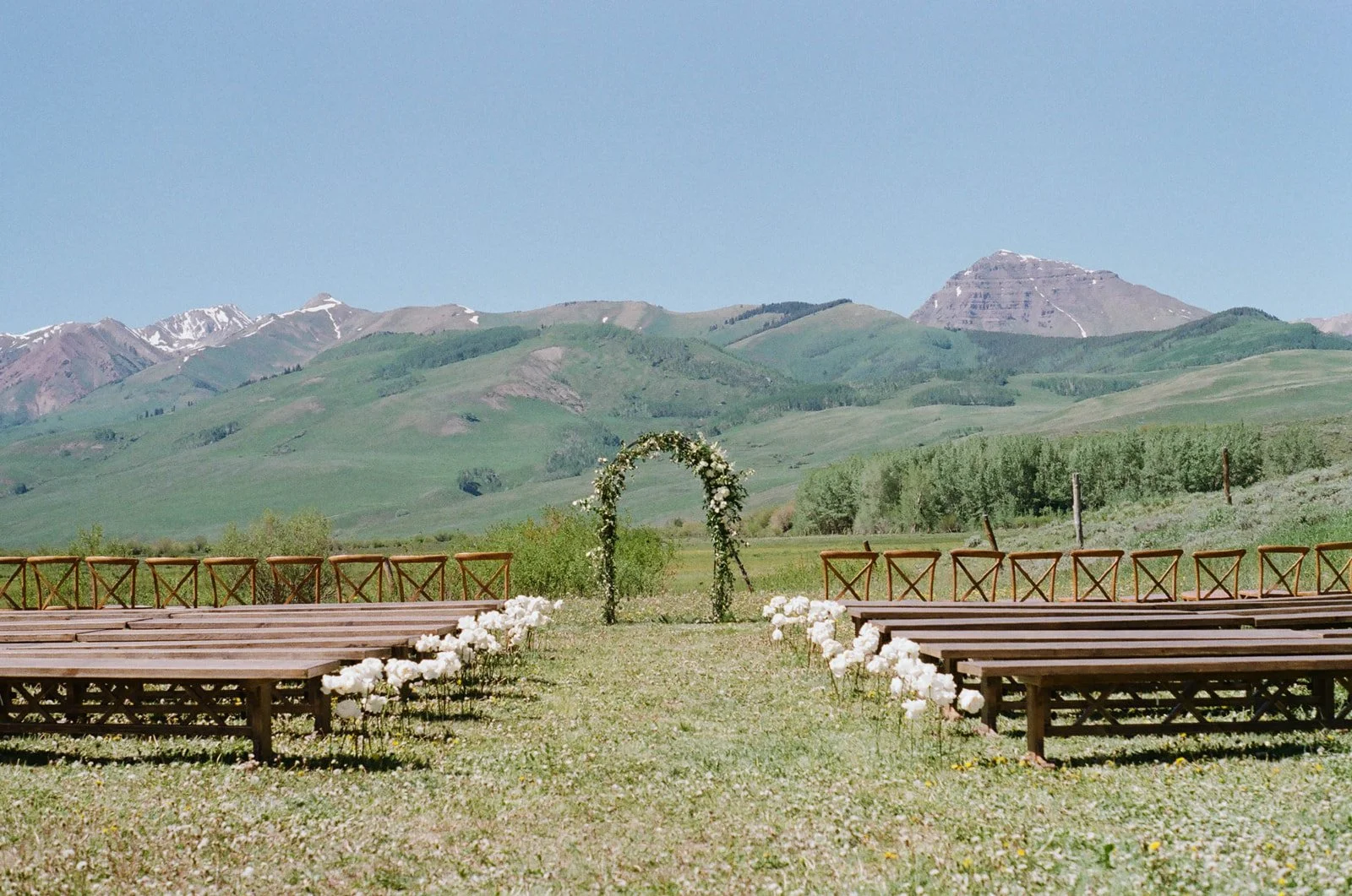 Leah Black Photography-Mack + Ricky Wedding-Crested Butte-1796_websize.jpg