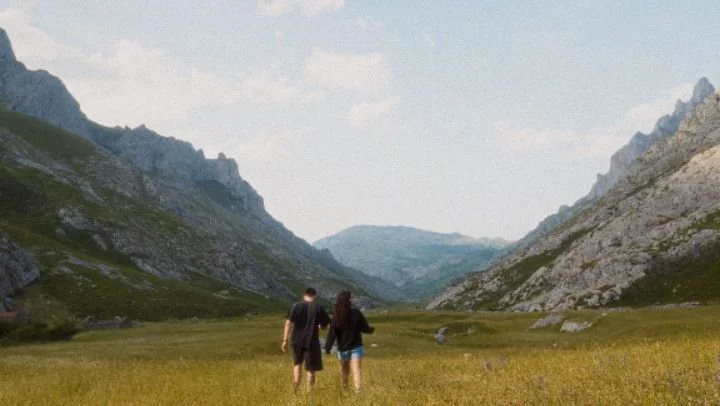 Video Postcards de nuestro último viaje por Asturias, brutales los paisajes 🎬🎥.
Grabado con Sony FX3, DJI Mini 3 Pro, Gopro 12.
Editado con Adobe Premiere y @dehancer.film .
PS.: Si vais por allí y queréis el mejor guí