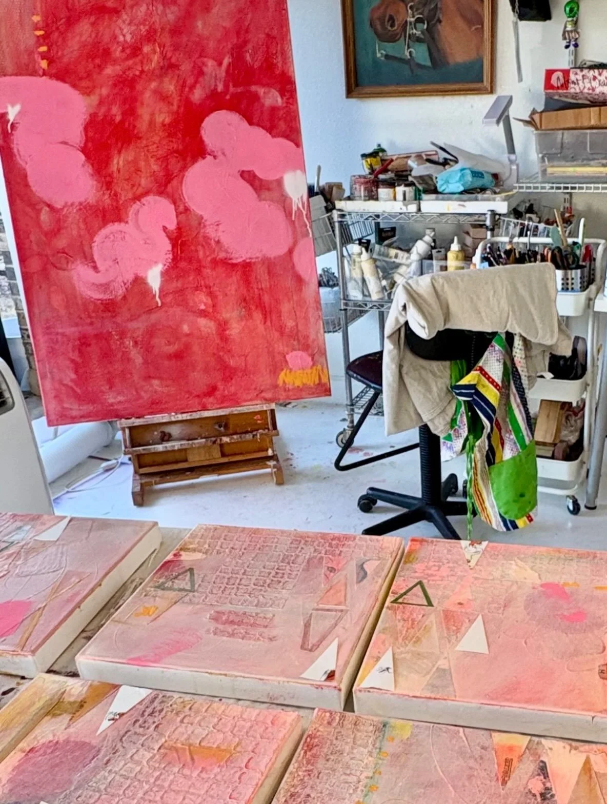 In the studio.. &hearts;️ 

#austinartist #modernart #colorfulart #texasartist