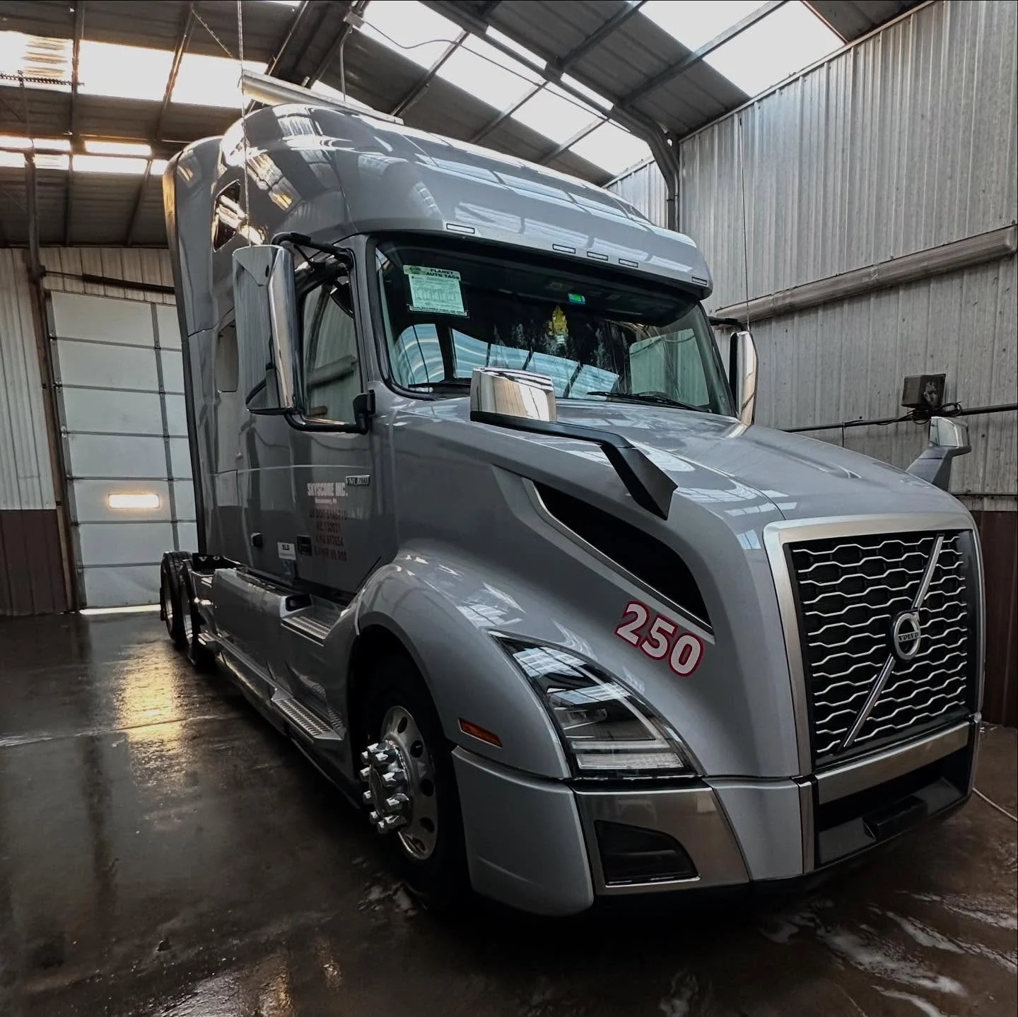 LTC loves a good before &amp; after Truck Wash!
Gives us a call &amp; schedule or stop by to get your truck washed 💦🧼