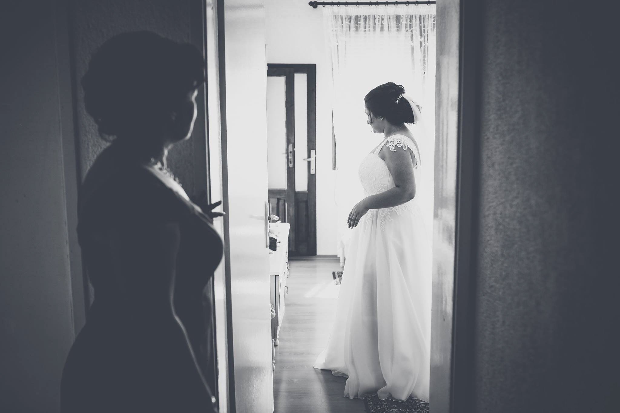 43063111_1073749426118544_2688954817866366976_n copy.jpg