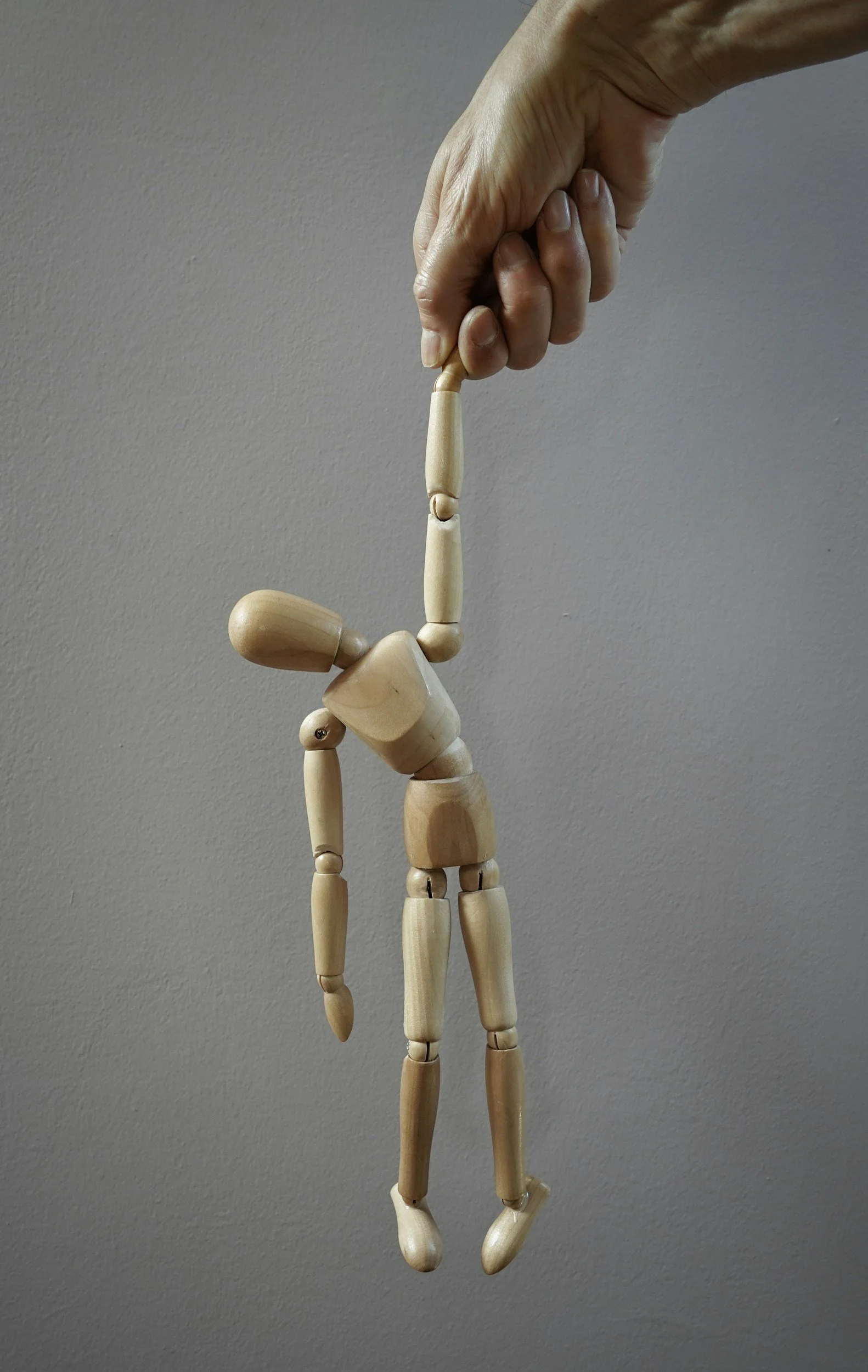 When Your Past Pulls the Strings: How Unresolved Stories Run on Autopilot