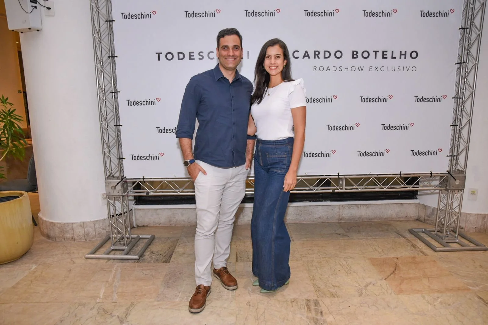 Todeschini Salvador promotes lecture by Ricardo Botelho at Wish Hotel