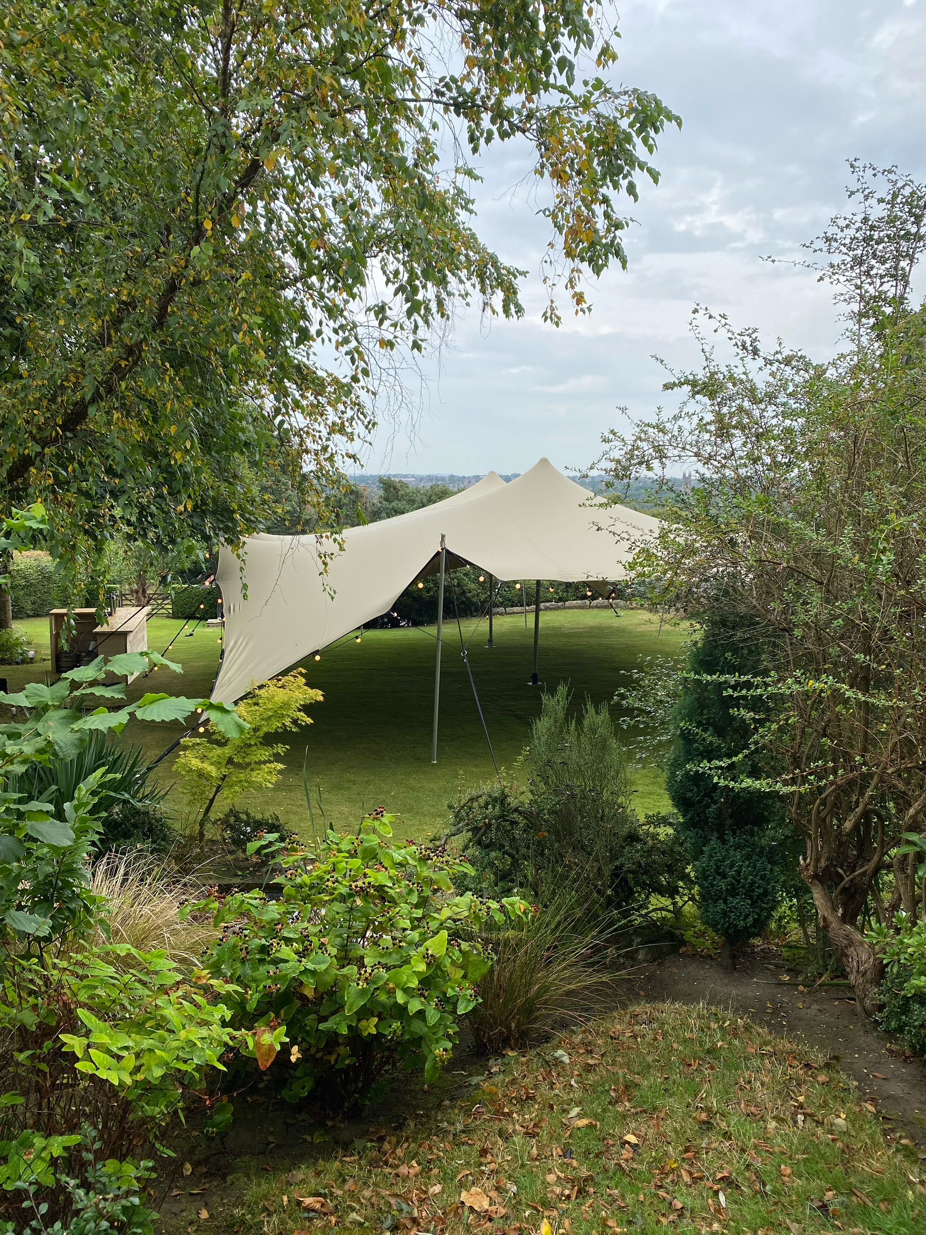 Stretch tents
Event tents
Outdoor tents
Flexible tent structures
Tensile fabric structures
Stretch fabric canopies
Weather-resistant tents
Customized stretch shelters
Portable stretch marquees
Pop-up event tents
Stretch tent rentals
Wedding tent solu