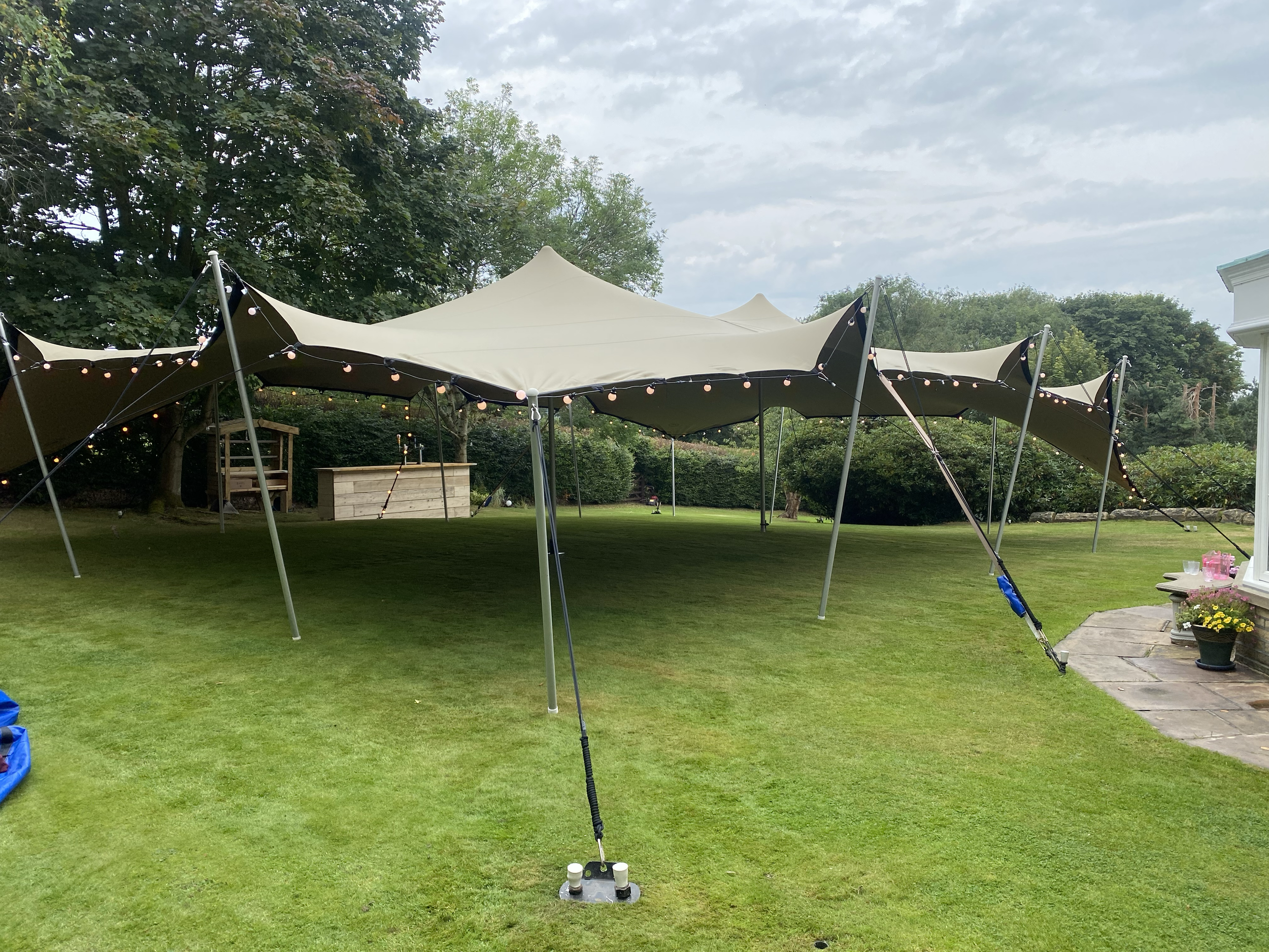 Stretch tents
Event tents
Outdoor tents
Flexible tent structures
Tensile fabric structures
Stretch fabric canopies
Weather-resistant tents
Customized stretch shelters
Portable stretch marquees
Pop-up event tents
Stretch tent rentals
Wedding tent solu