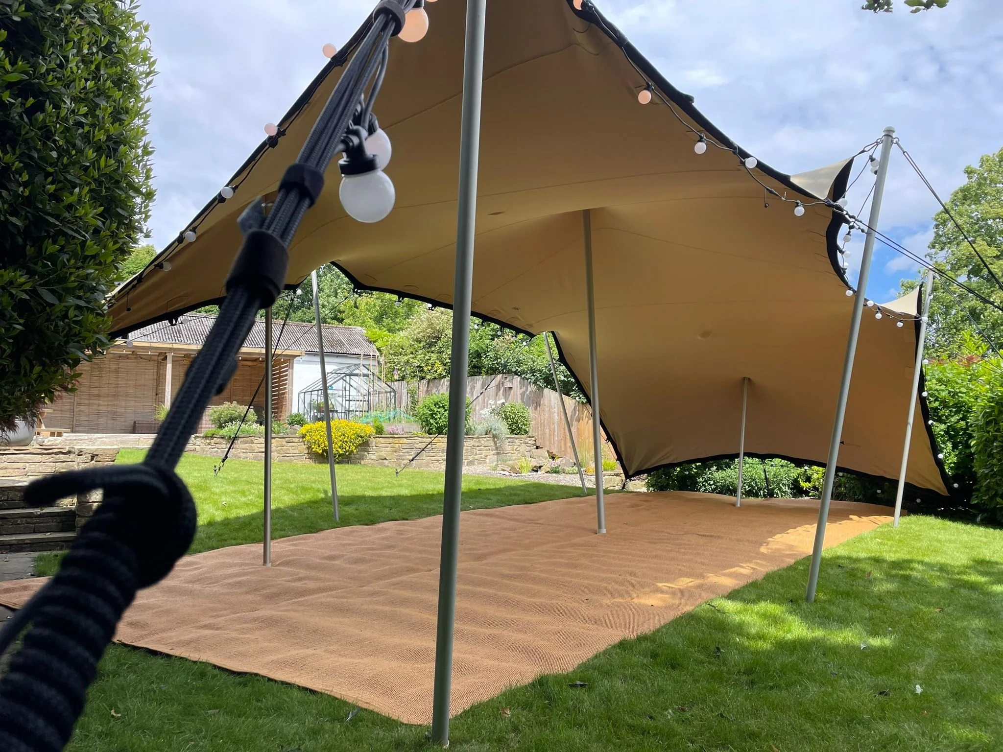 Stretch tents
Event tents
Outdoor tents
Flexible tent structures
Tensile fabric structures
Stretch fabric canopies
Weather-resistant tents
Customized stretch shelters
Portable stretch marquees
Pop-up event tents
Stretch tent rentals
Wedding tent solu