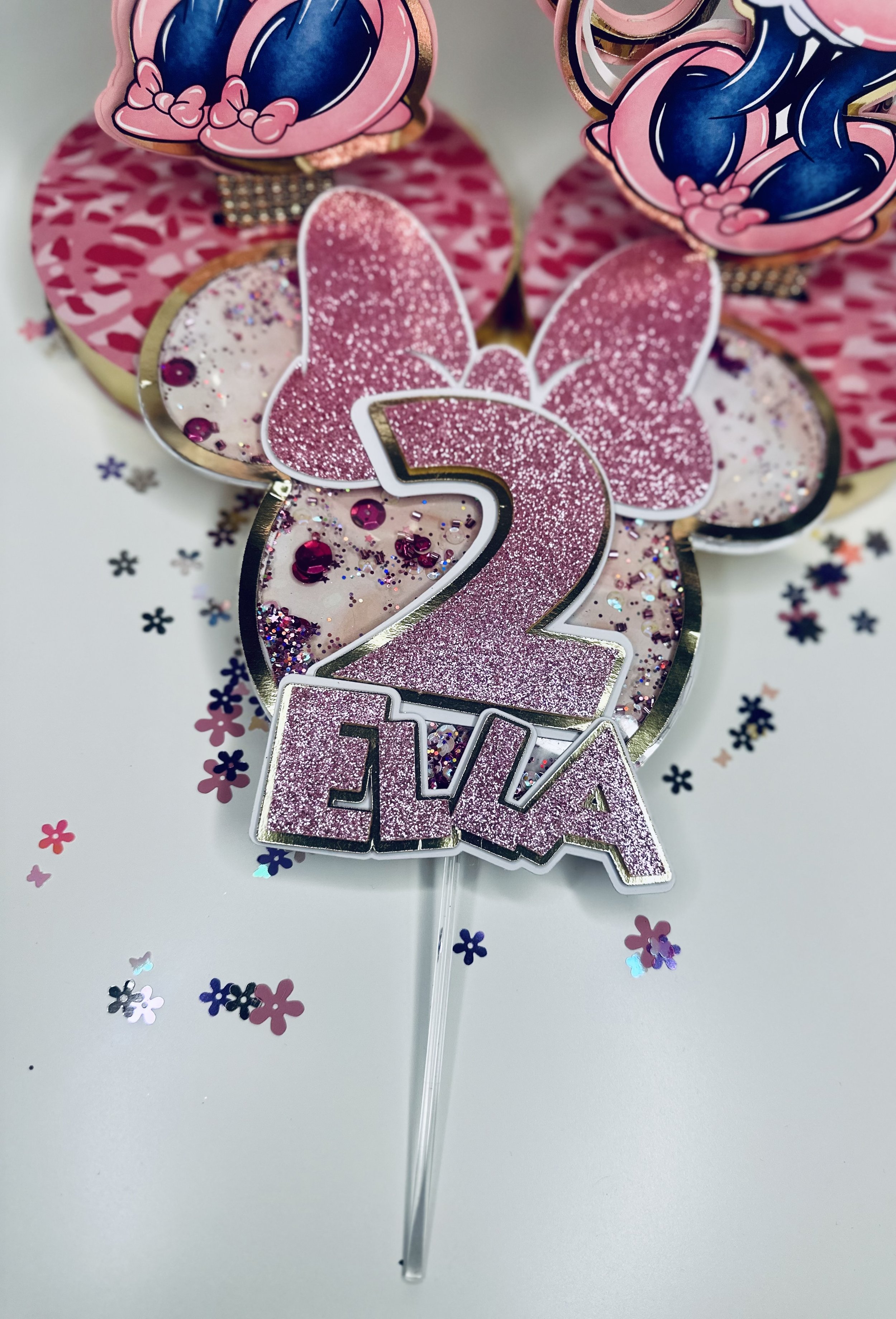 Shaker Minnie Mouse Cake Topper
