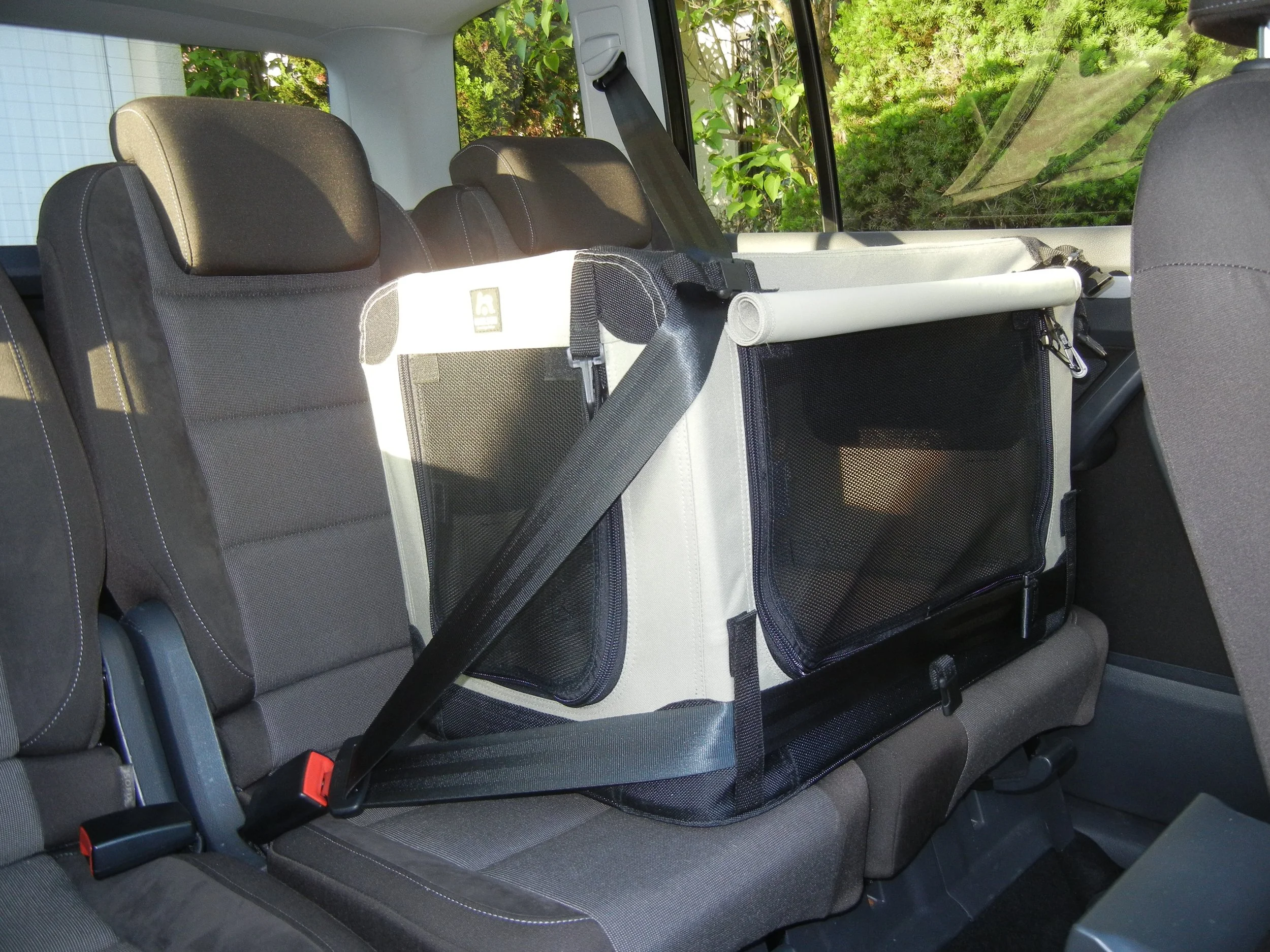 Soft Kennel in car 2.jpg