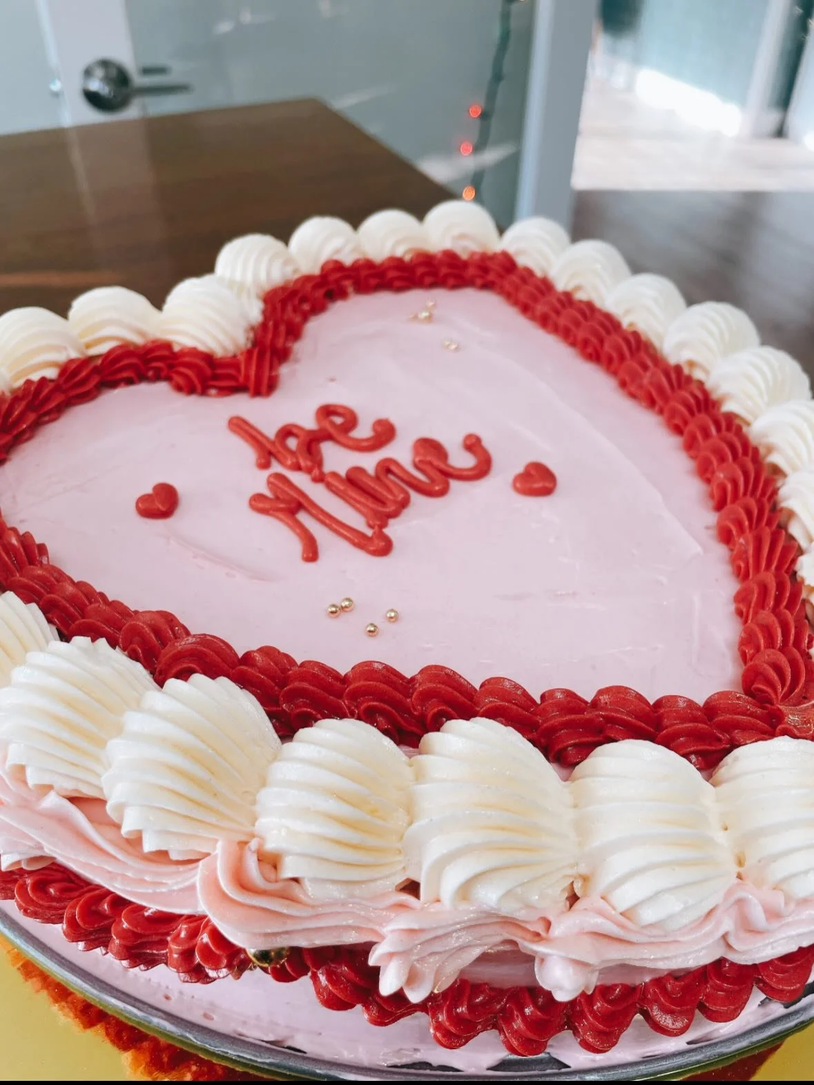 Cake decorating class!!! This Thursday at @scanticriverbrewery from 6-7pm we will be hosting a class! Come and learn how to decorate the cutest heart cake and grab a drink with a friend! Leave with your delicious cake to enjoy on valentines weekend🍾