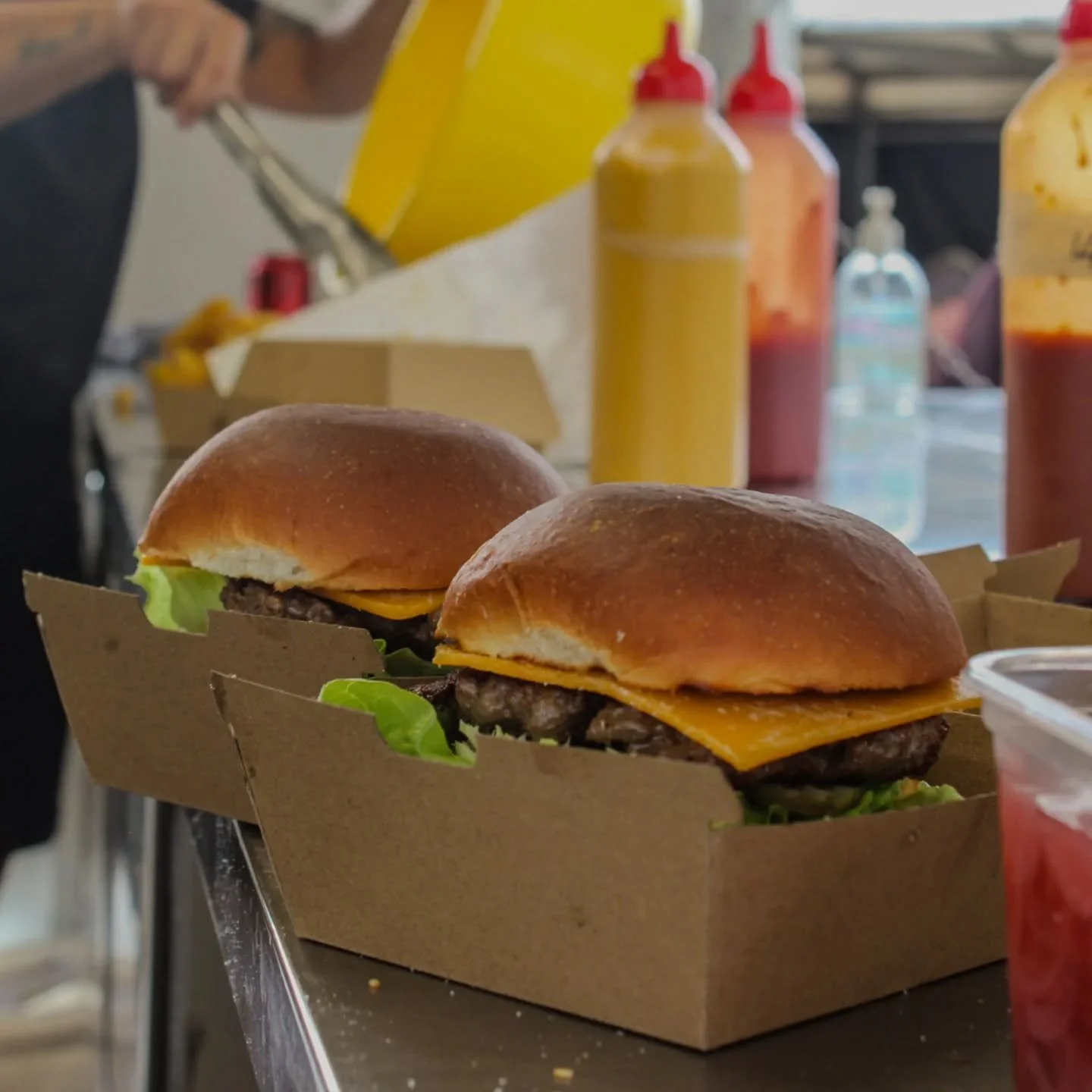 We're bringing the food truck to @riversdale_beach_events Food Truck Festival tonight from 5pm. 

We have a bangin' menu full of gourmet burgers, fries and American hotdogs. There's something for everyone!

Grab a picnic blanket and head down to the 