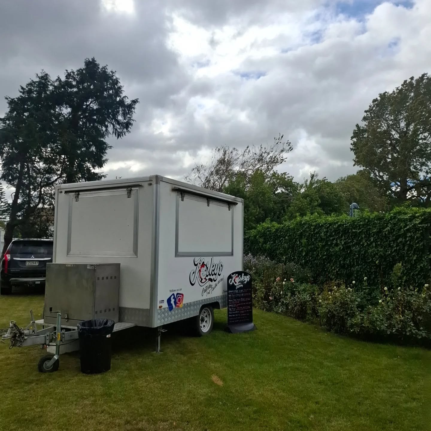 The food truck parked up and party ready in Featherston last week 🥳 

#korkyscatering #party #foodtrucklife #wairarapa #cateringwairarapa