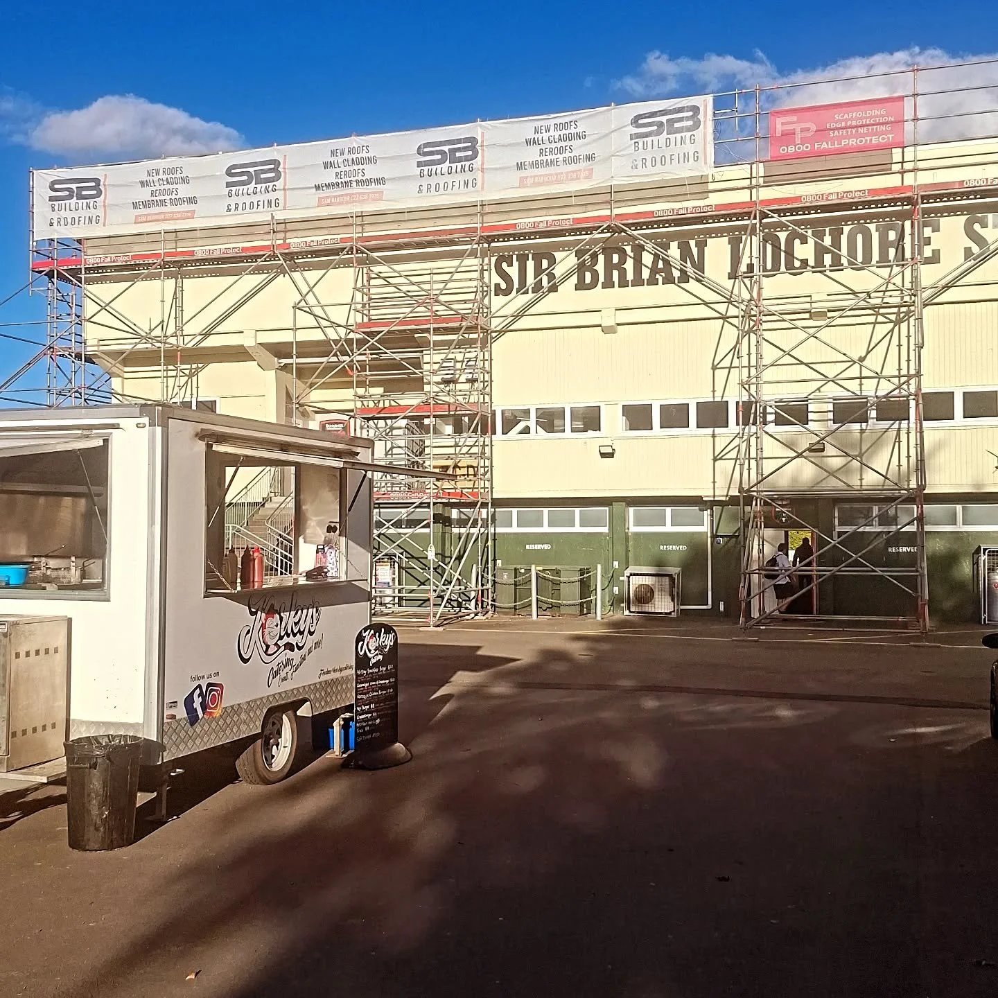 We're open tonight until 7pm at Trust House Memorial Park serving up a bangin' selection of burgers, fries, American hotdogs and soft drinks 🍔 🍟 🌭 🥤

#korkyscatering #rugbyszn #rugbyszn🏉 #wairarapafood #wairarapa