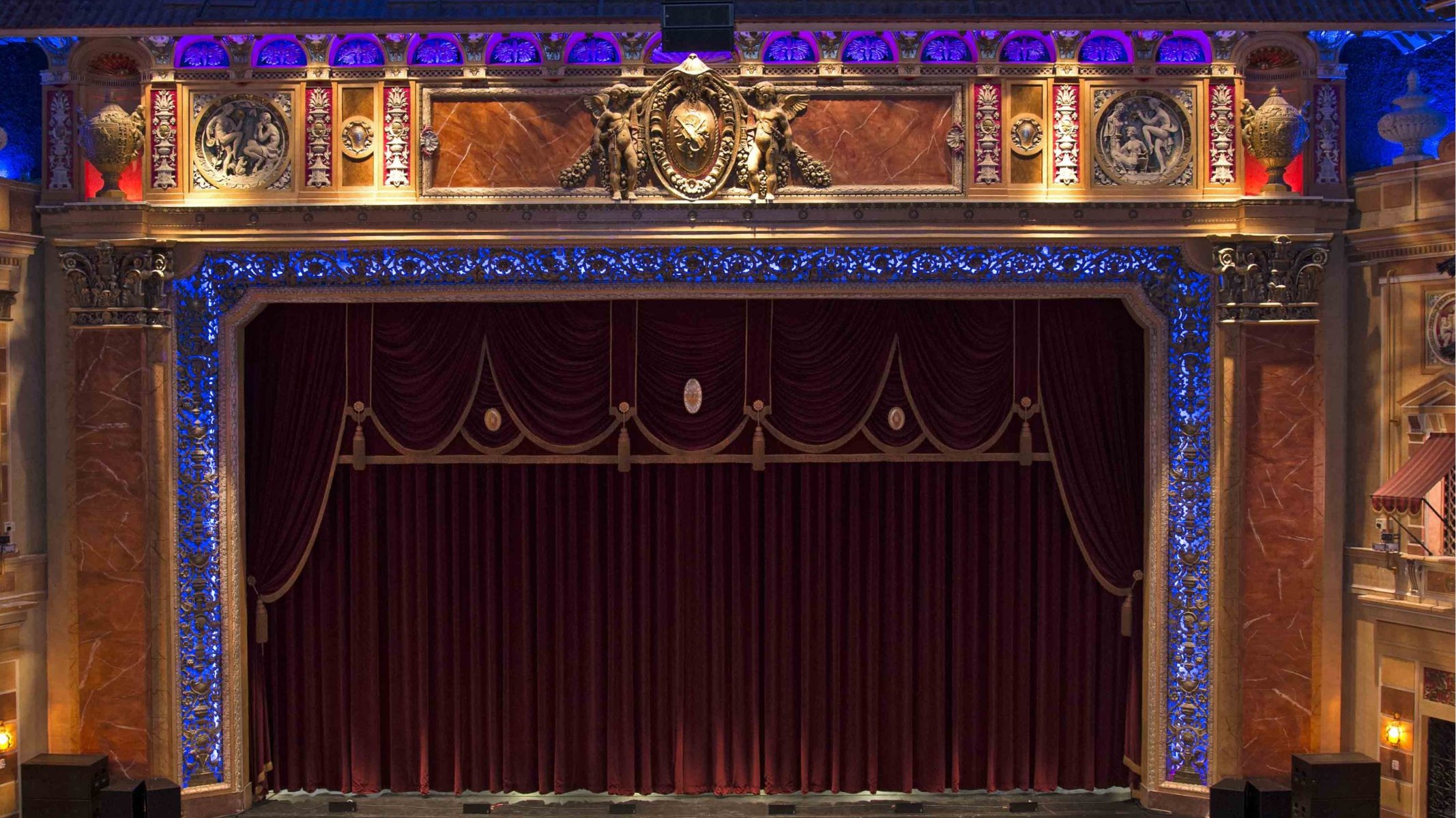 2013-09_Saenger-Theatre_Carousel 2.jpg