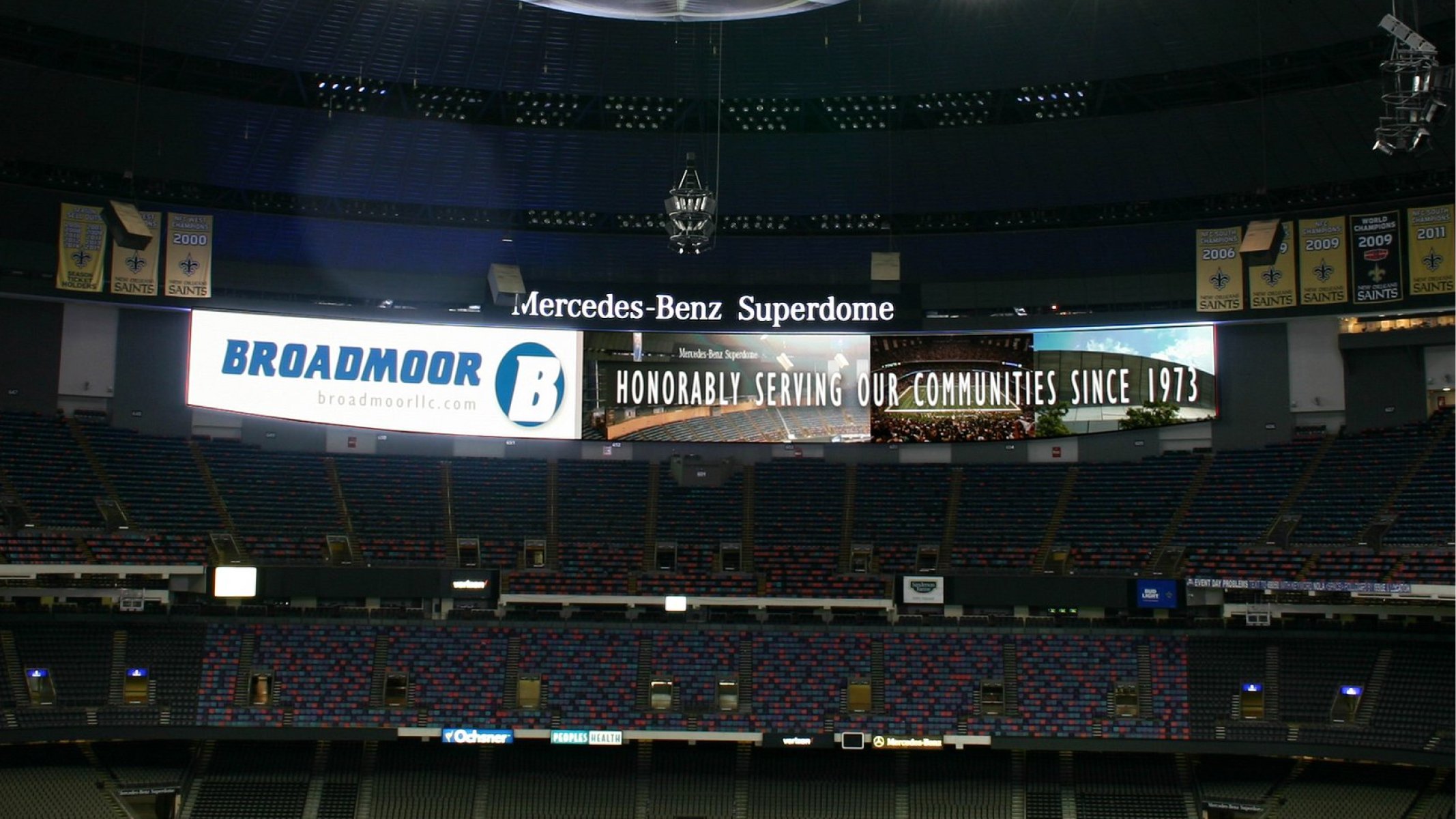 2016-08_Superdome-Endzone_Carousel 5.jpg