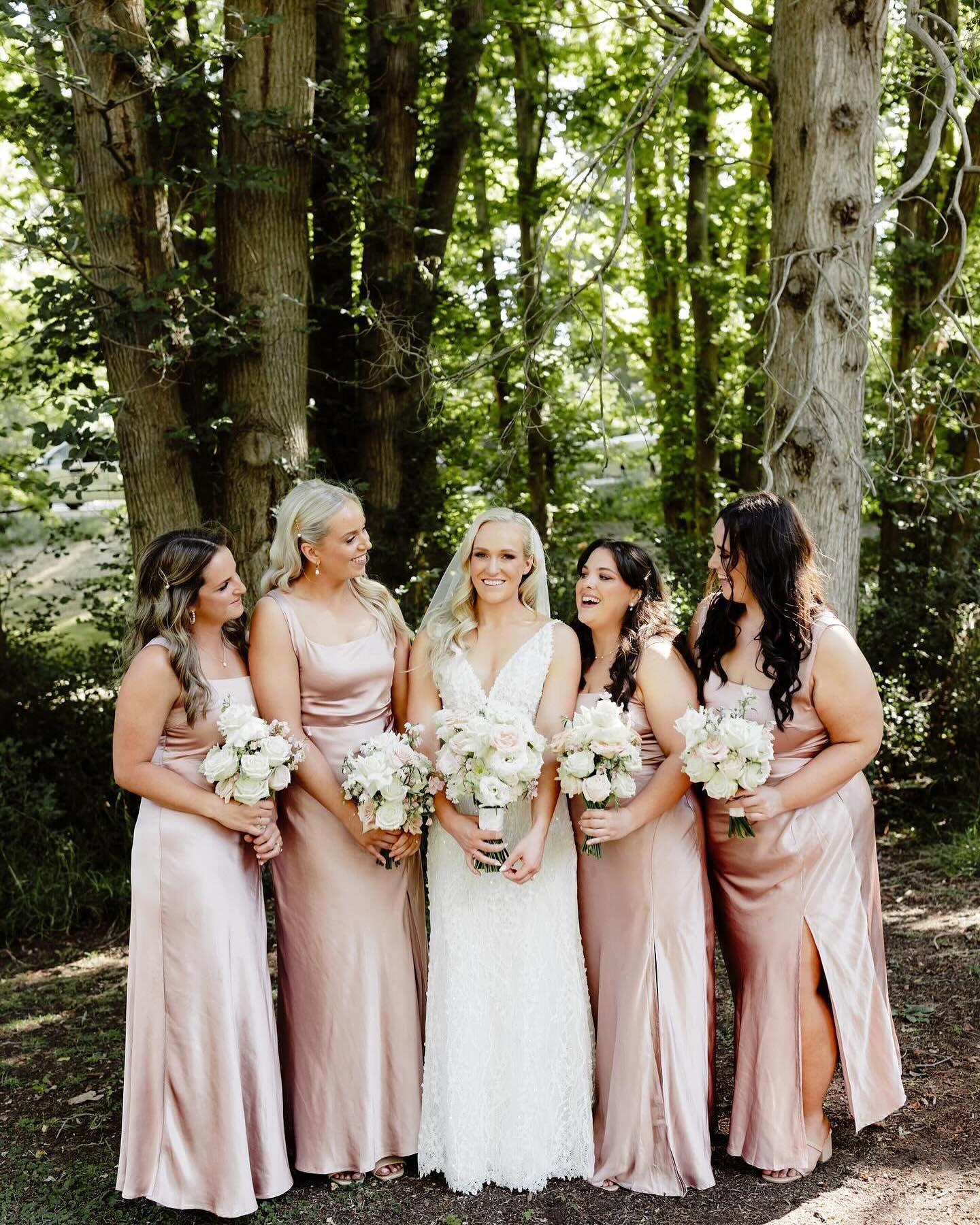 Rain, rain go away and bring back beautiful beachside weddings!
It is always a bit odd gearing up and busy with wedding meetings and ceremony writing whilst still wearing the trusty old black puffer jacket. The flawless ceremony is just the iceberg o