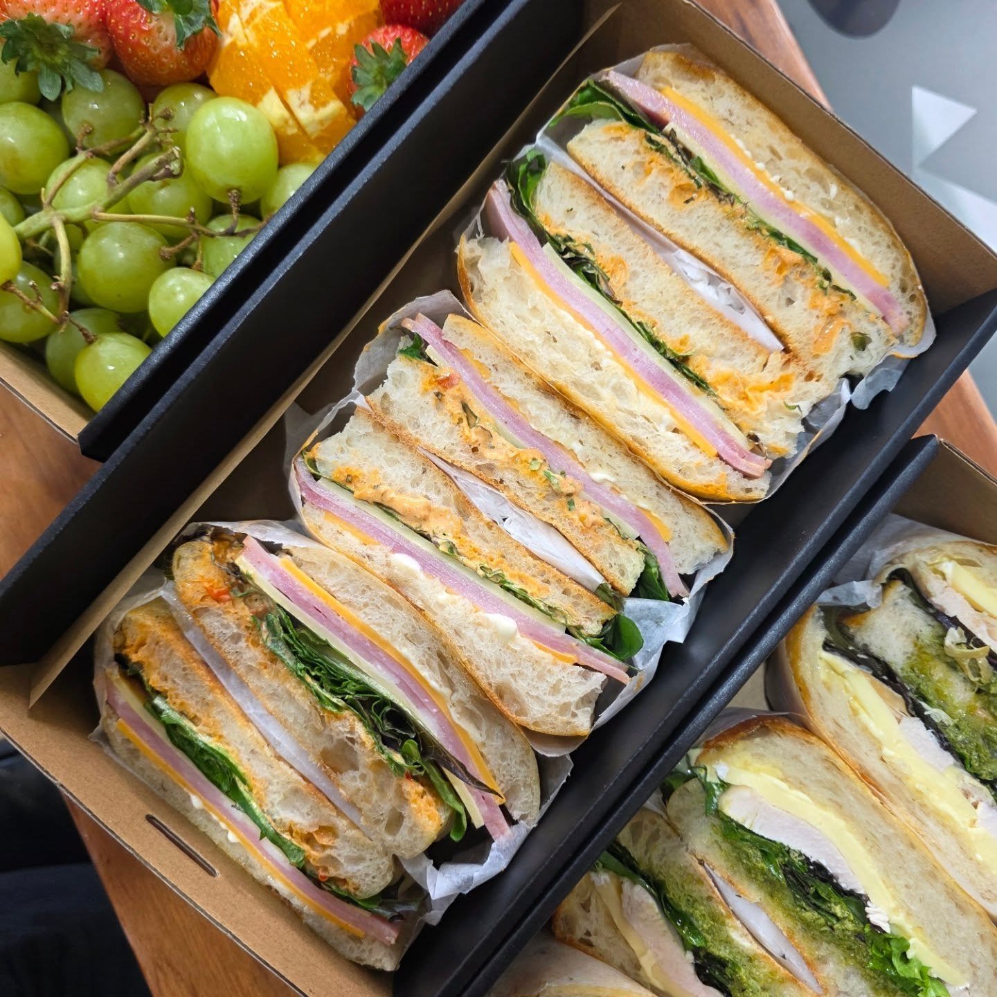 🙌 When the catering fits ✨️perfectly✨️ in the catering box *chefs kiss* 😙👌
