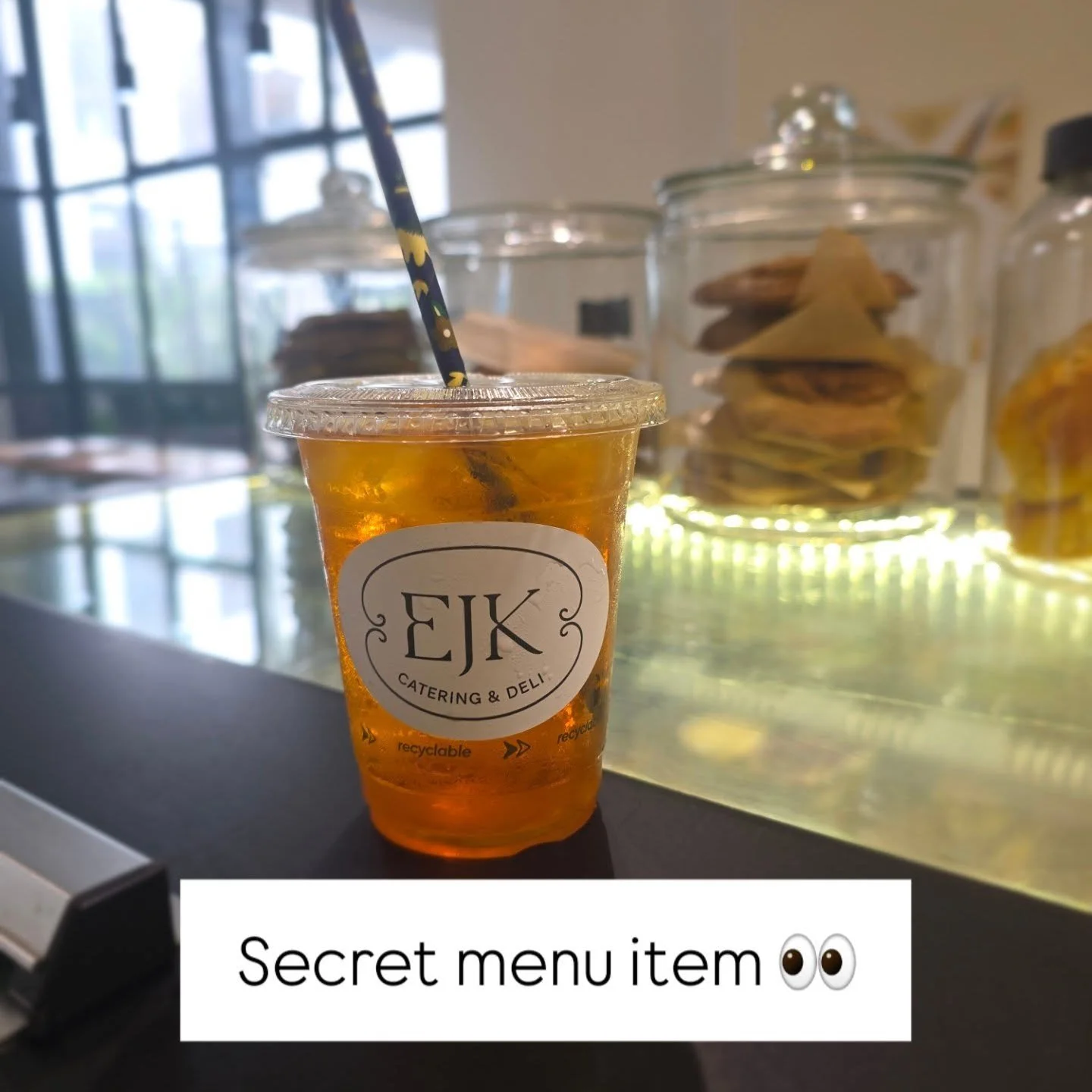 Thought I would share my new fav for all my caffeine sensitive girls &amp; guys (✨️thanks anxiety✨️)

Iced English Breakfast tea with a dash of sugar (or a drizzle of vanilla syrup) 🥤

While it may not be on the menu, you can 💯 order this at any ca