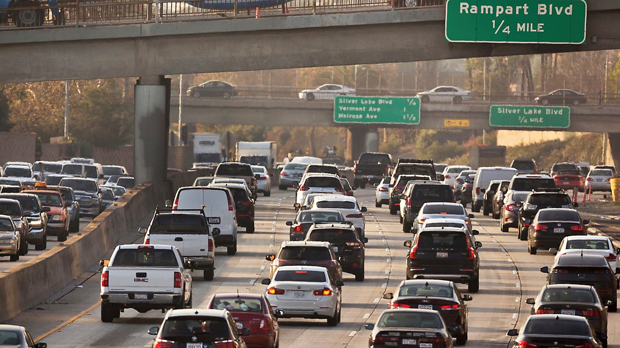 California could give $1,000 to residents who live car free