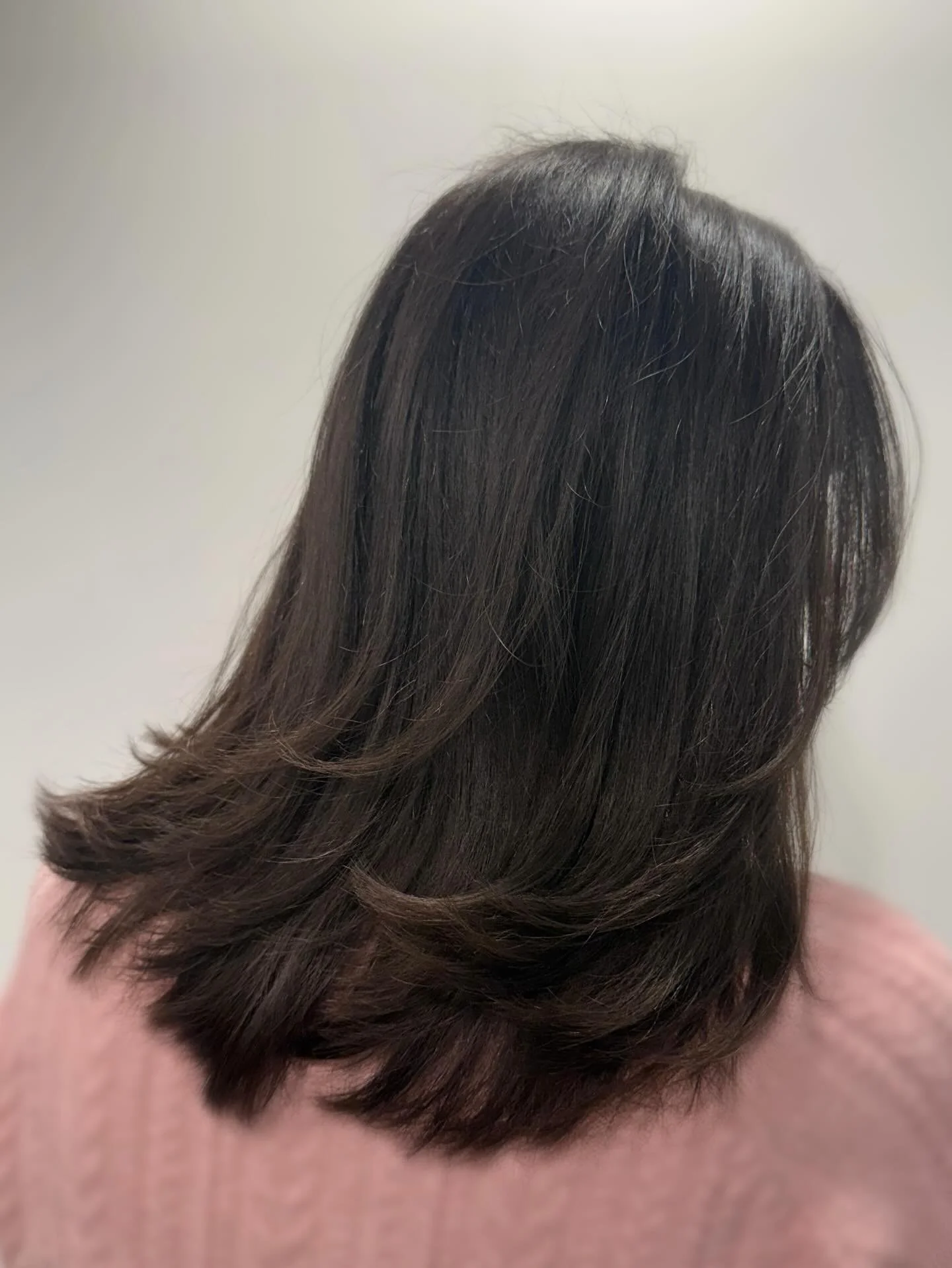 Tucker said it better but sometimes you just need a brunette😚
-
#rochesterhairstylist #platinumsalon #brunette #haircut