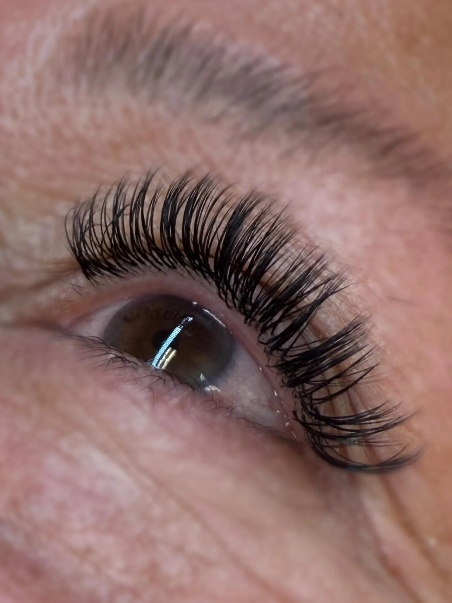 Wet set with handmade fans, always😊😊
-
#lashtech #lashlifebyjules #wetlooklashes #lashbomb #borboleta #rochester