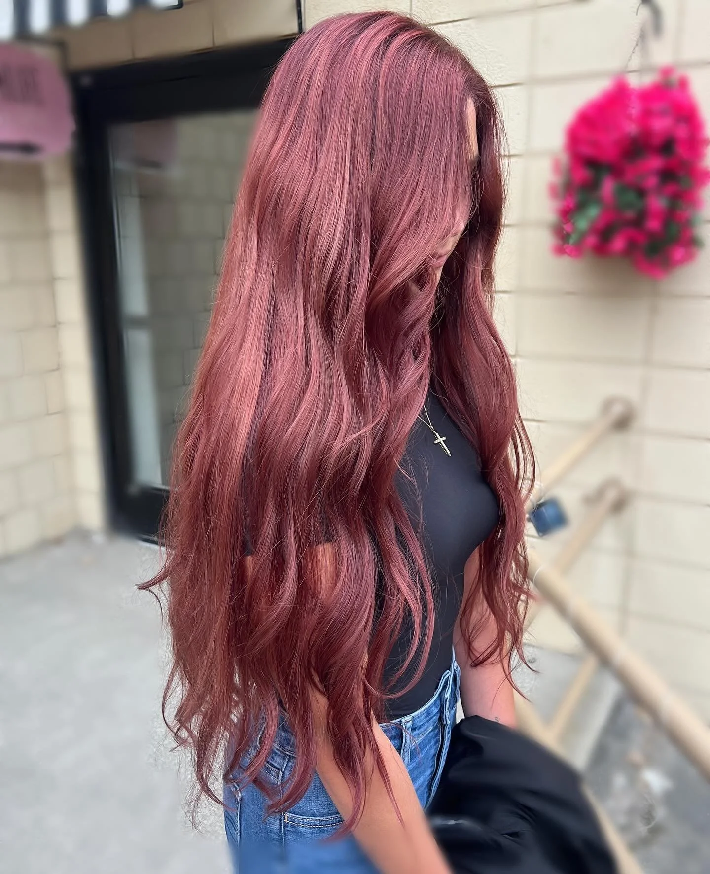 ✨ Hair GOALS ✨ &amp; a dramatic color change 

This was such a fun hair transformation!! 
&bull; Thank you Emily 🫶🏻 This color was truly made for you 🔥
&bull; swipe for a peek at her before &bull;