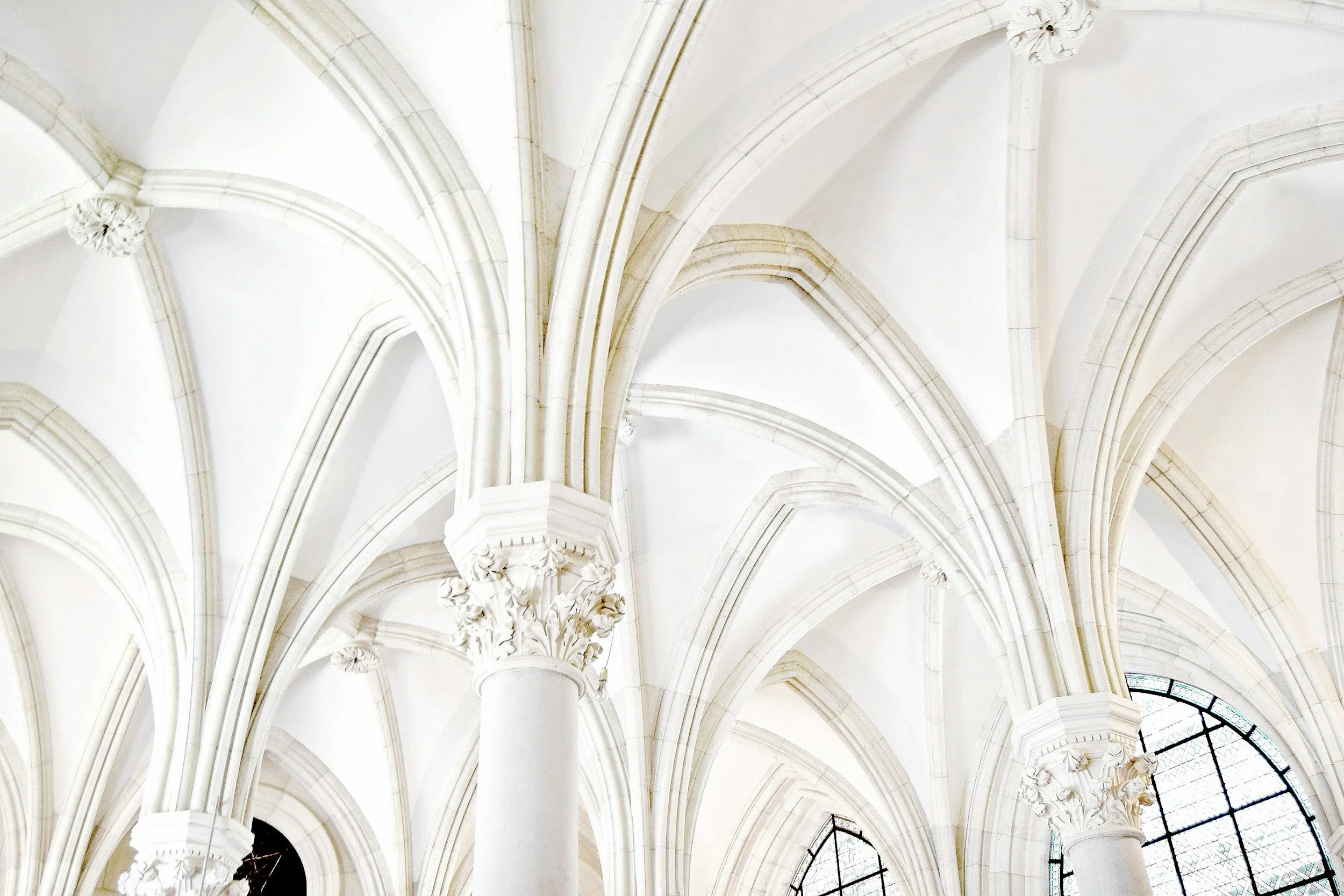 maison imagery cathedral arches ceiling