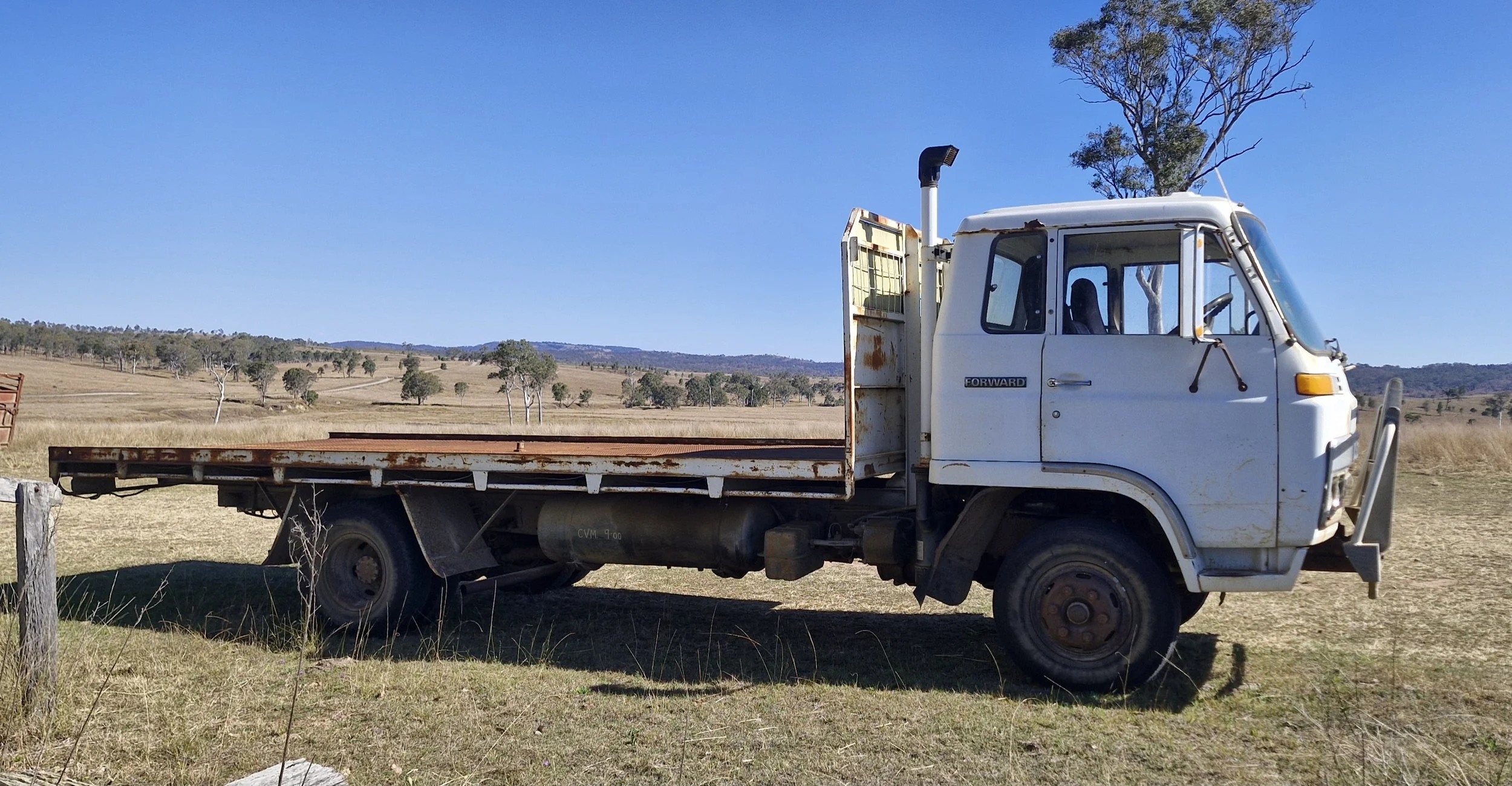 1980 Isuzu SBR422 Truck with Stock Crate