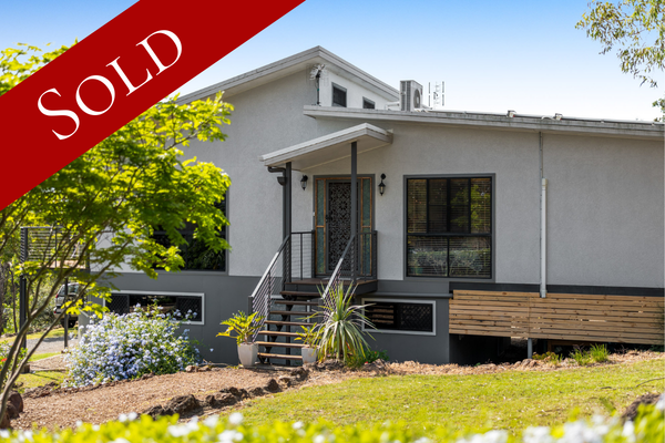 55 Valley View Dr, Meringandan West