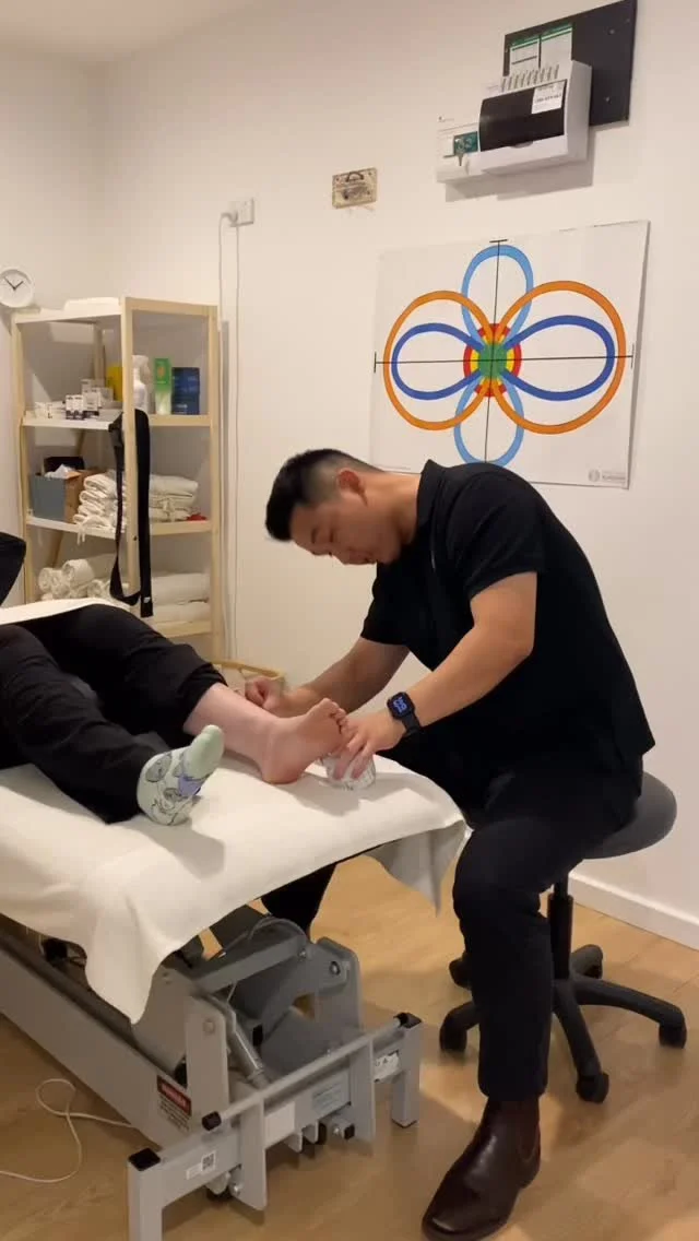 She might get the scissors one day ππ
#chiropractic #exercisephysiology #funny #funnypost #chirohumour #reels #reel #foryou #foryoupage #humour #comedy #joke #genz #milenial #taping