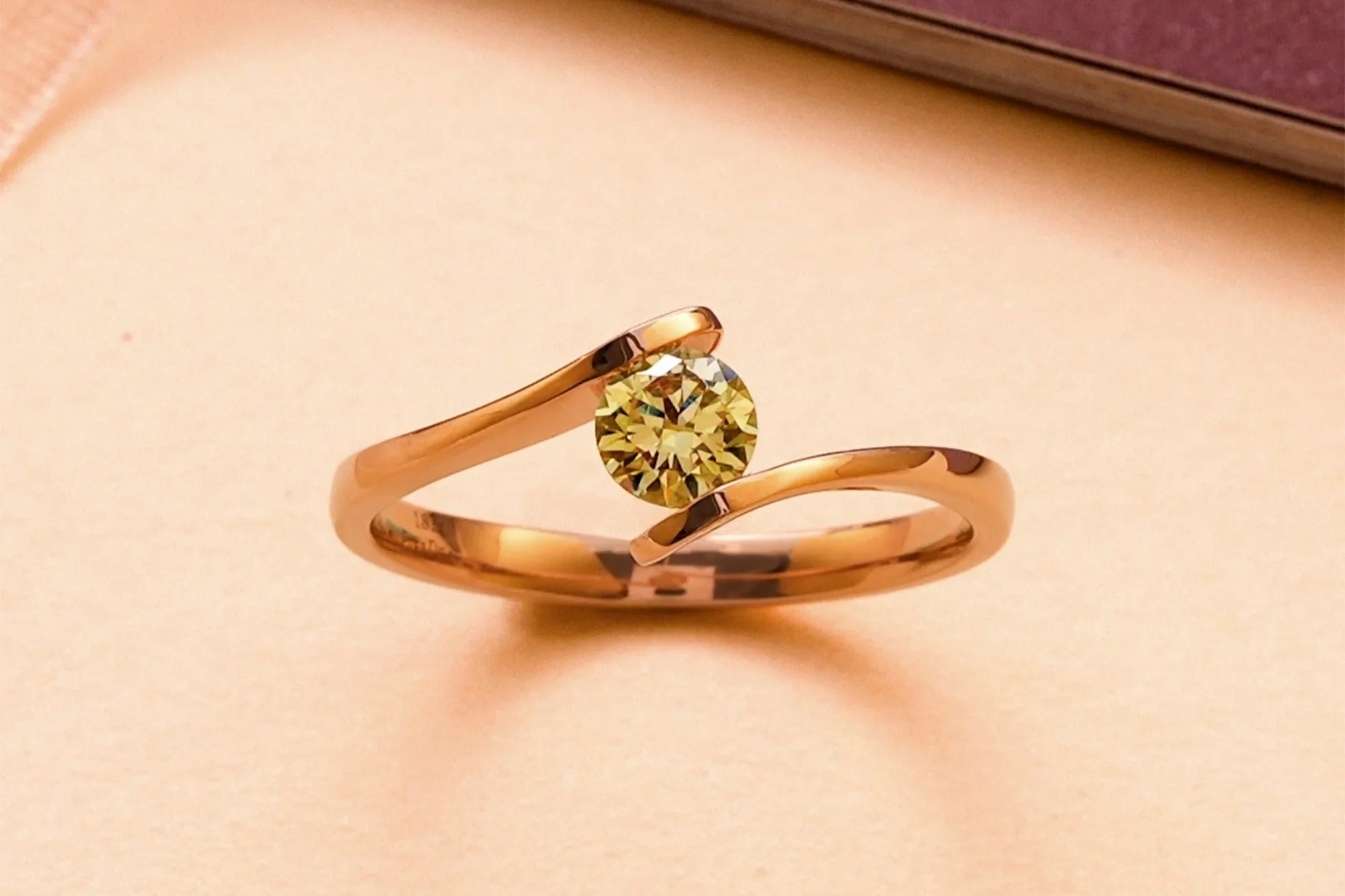 Bague EverDear™ en diamant de crémation à sertissage tension