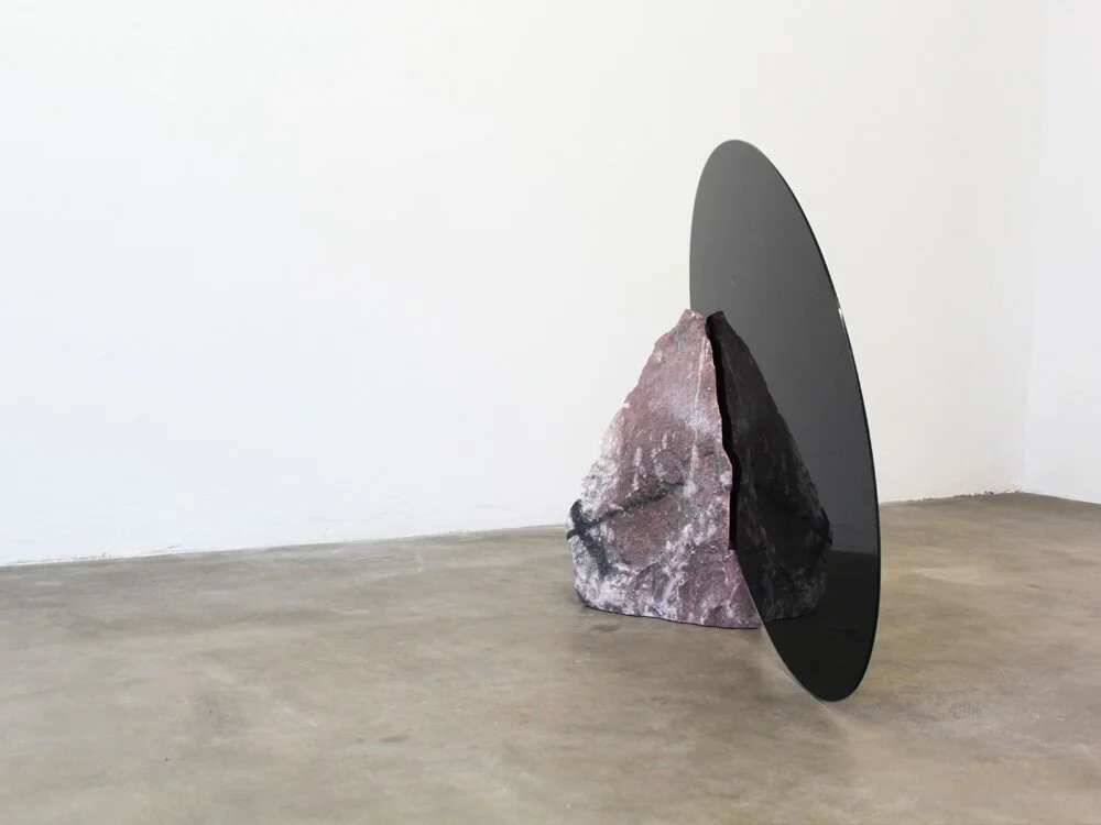 ImbibeI-95x129x34-cm-2019-Zwart-spiegel-Rode-Parnon-gallery2.jpeg